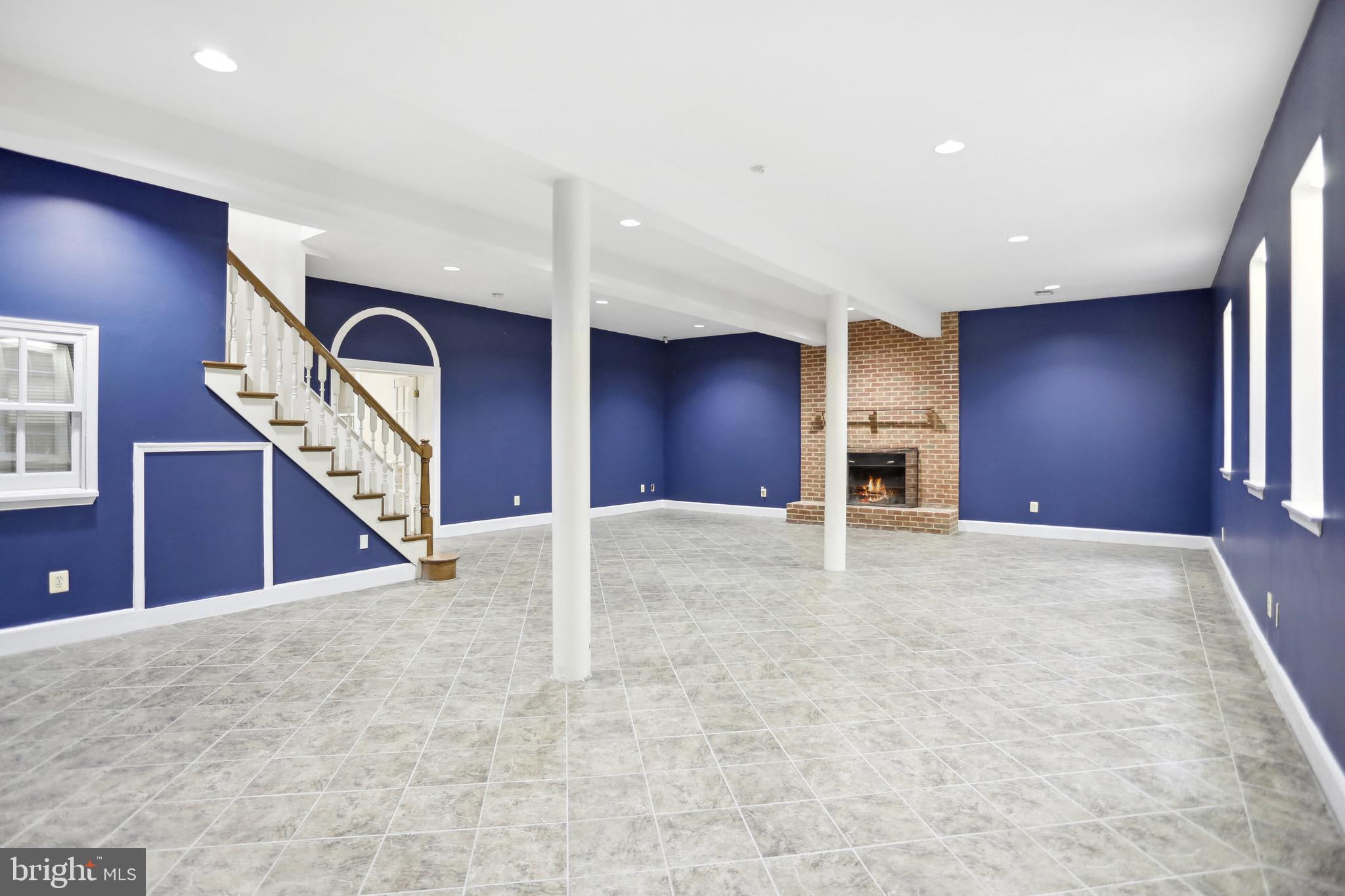 8930 Harvest Square Ct