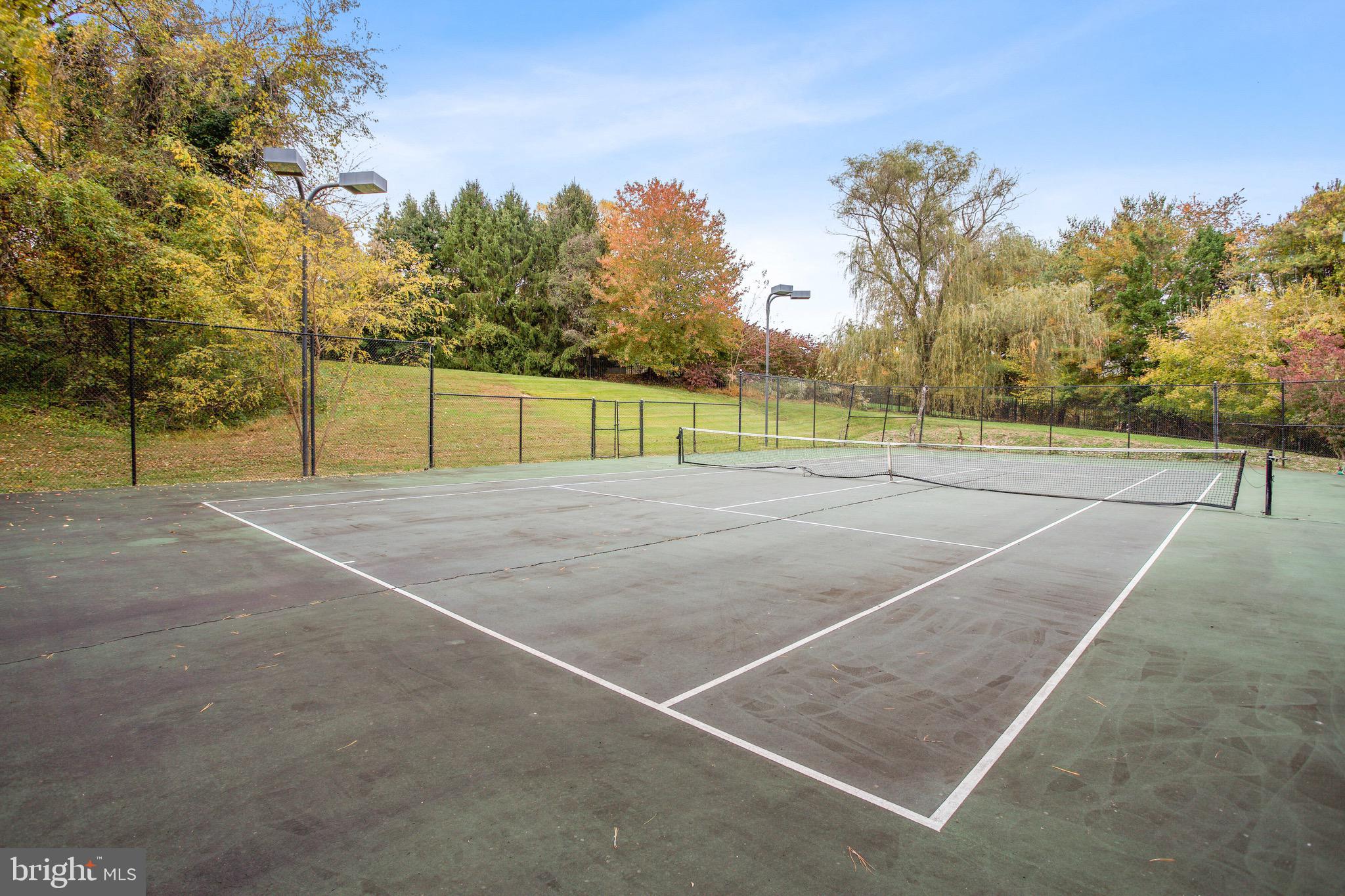 8930 Harvest Square Ct