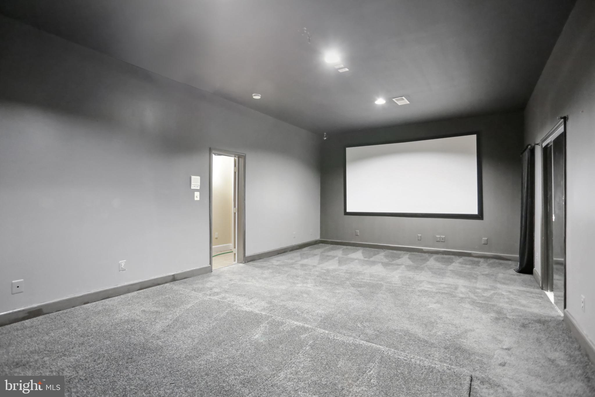 8930 Harvest Square Ct