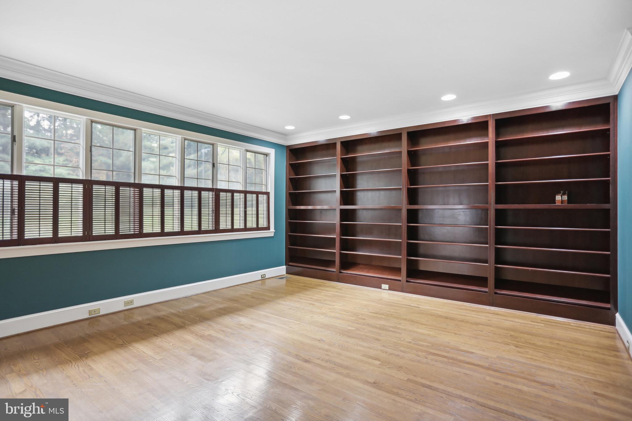 8930 Harvest Square Ct