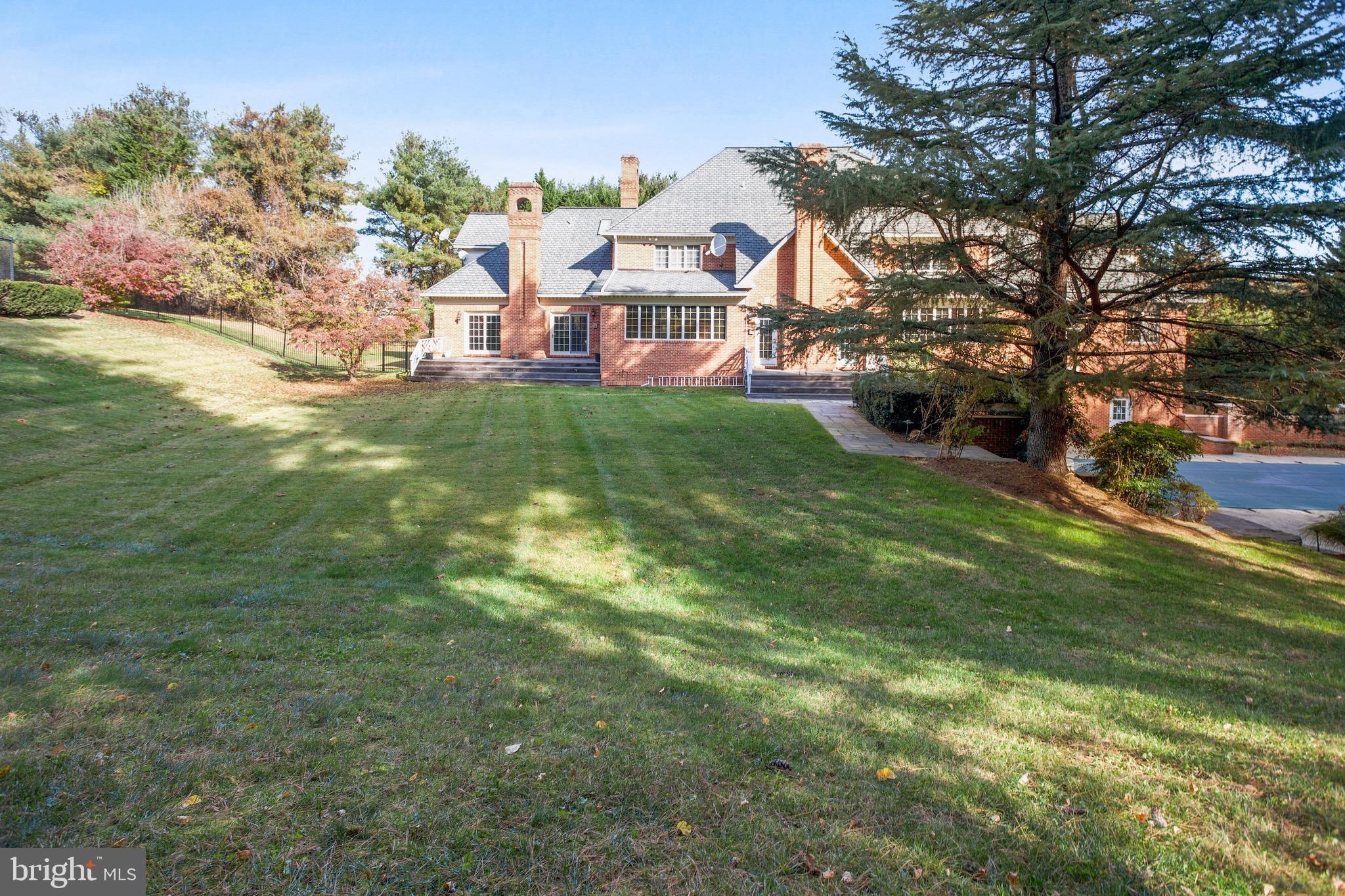 8930 Harvest Square Ct