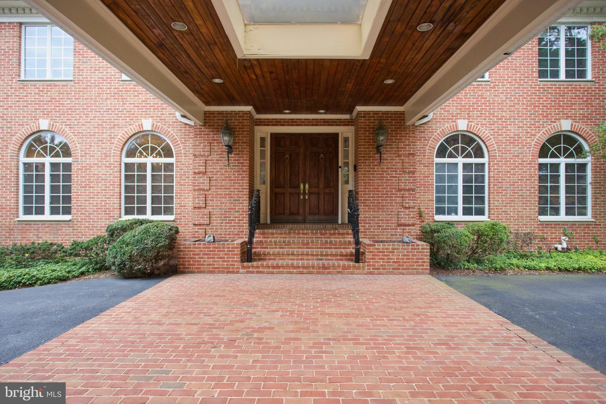 8930 Harvest Square Ct