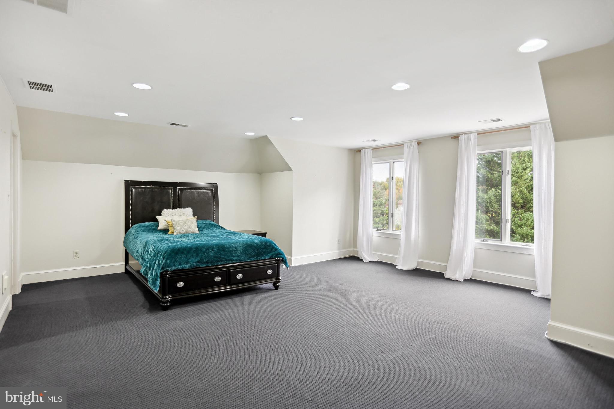 8930 Harvest Square Ct