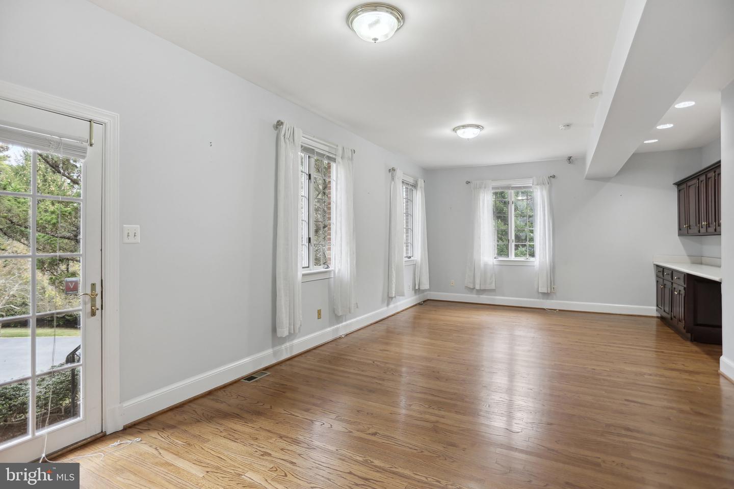 8930 Harvest Square Ct