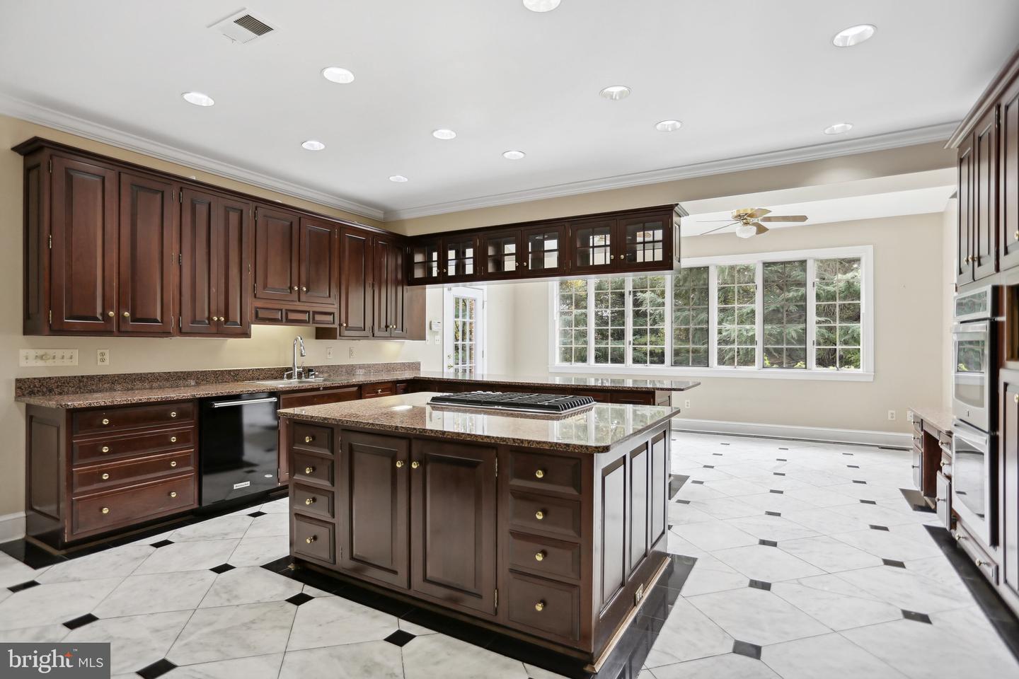 8930 Harvest Square Ct