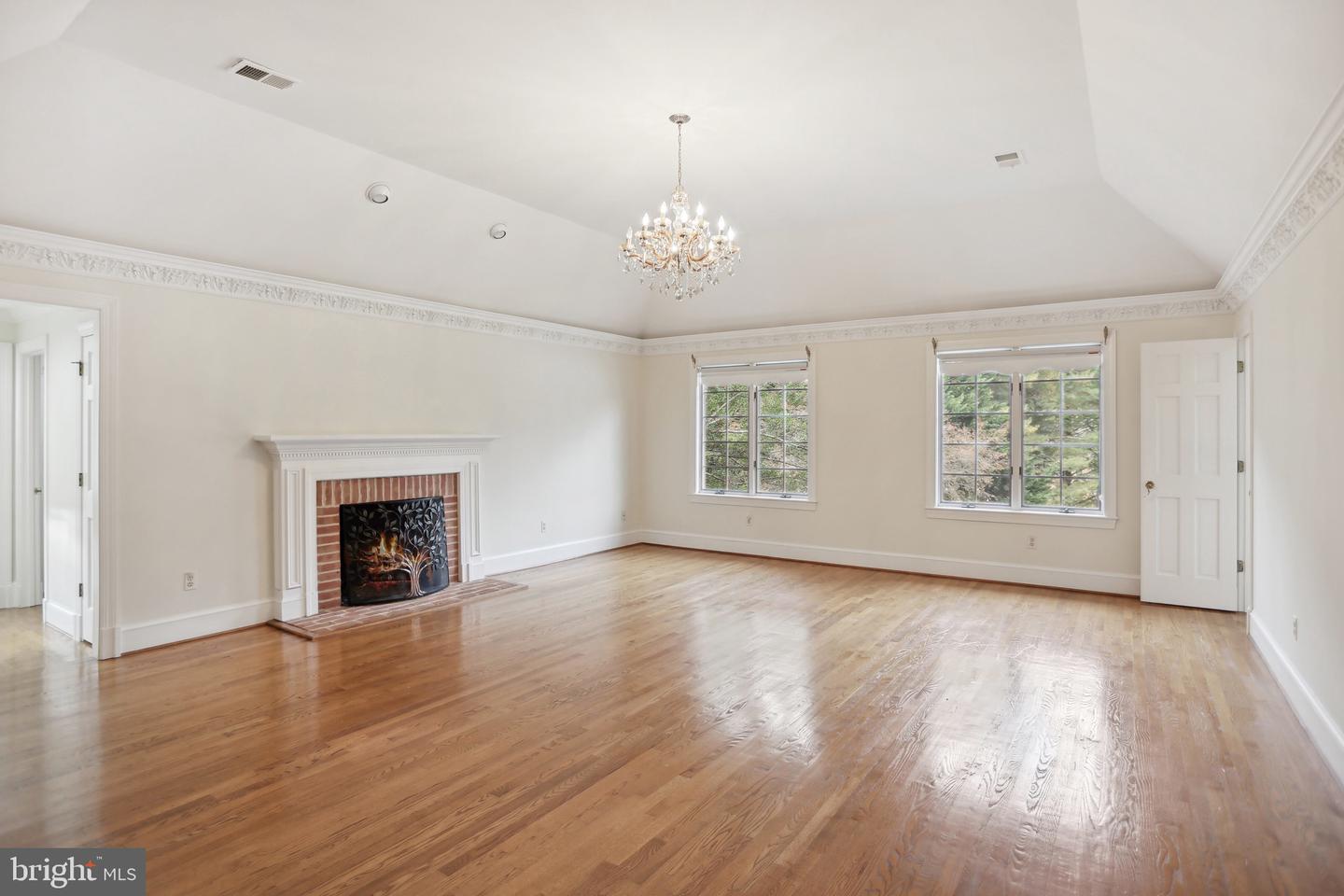 8930 Harvest Square Ct