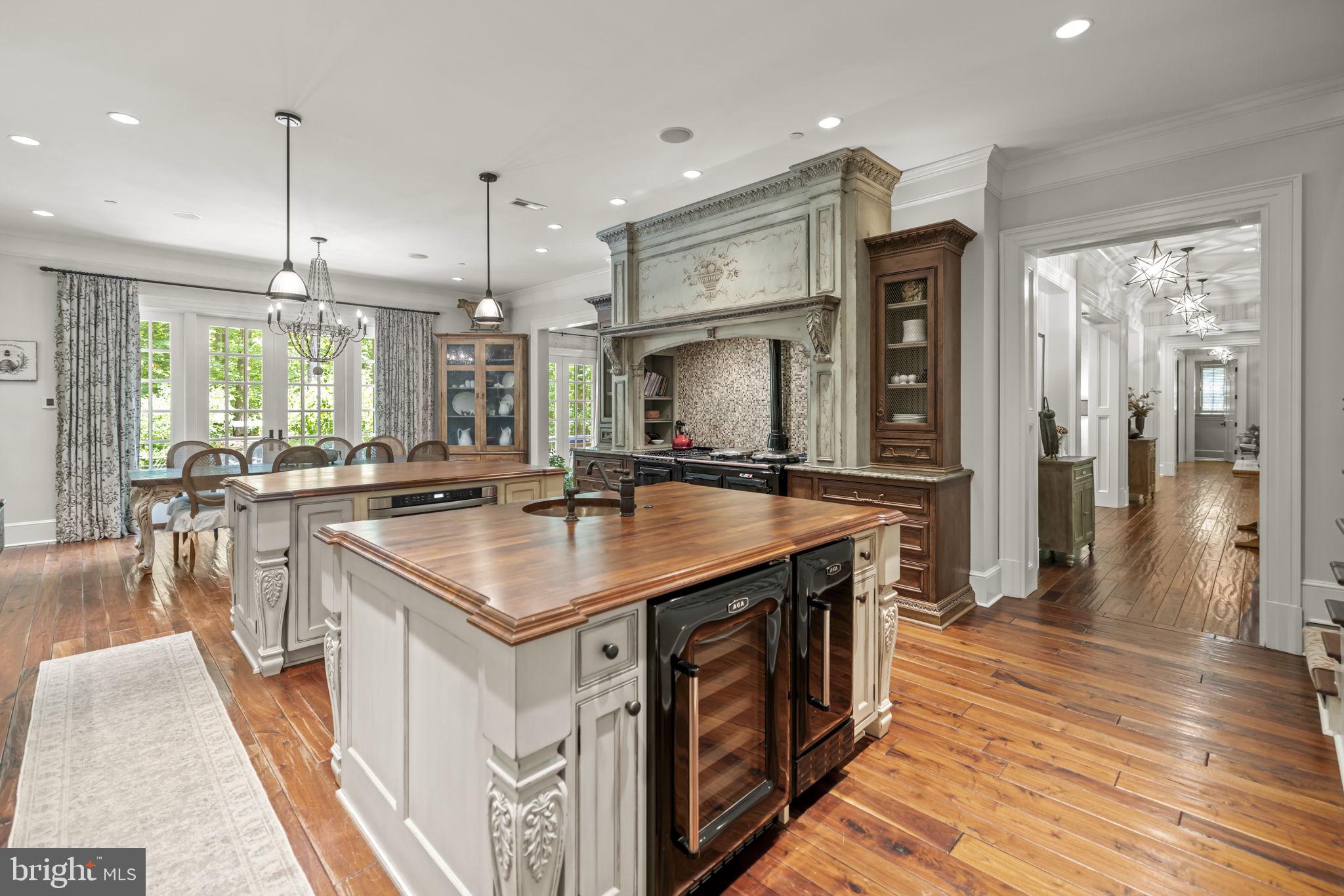 7019 Natelli Woods Ln