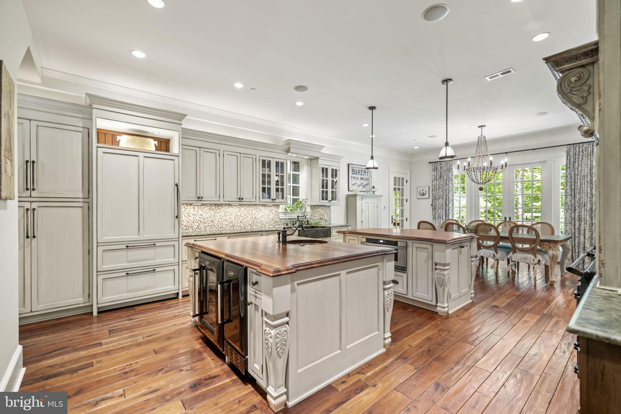 7019 Natelli Woods Ln