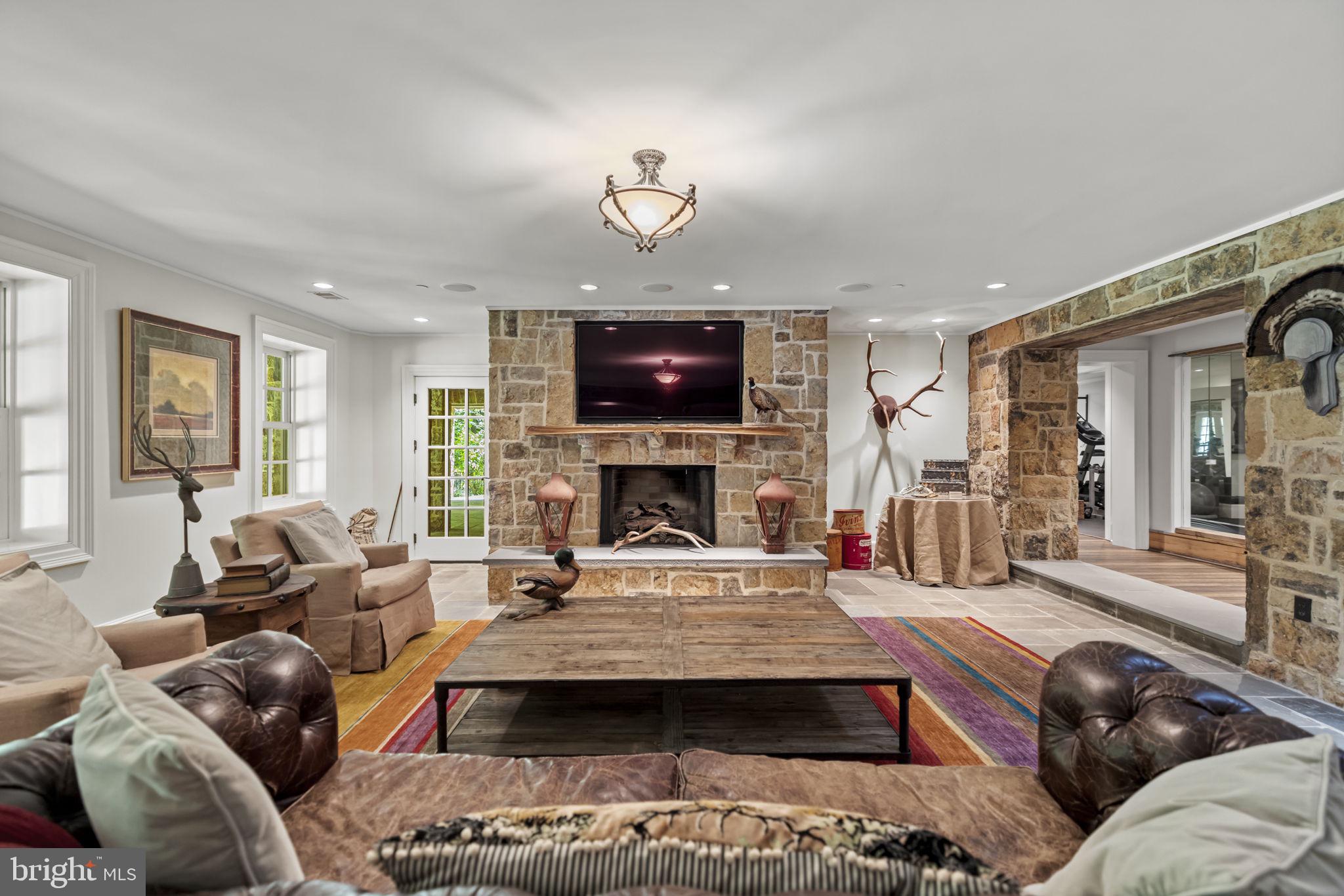 7019 Natelli Woods Ln