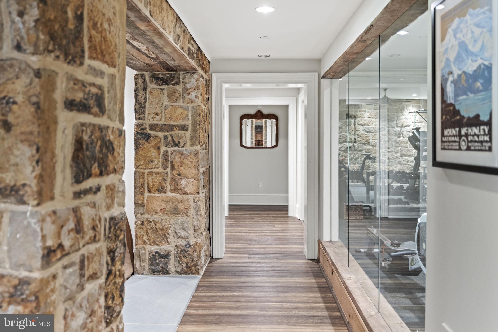 7019 Natelli Woods Ln