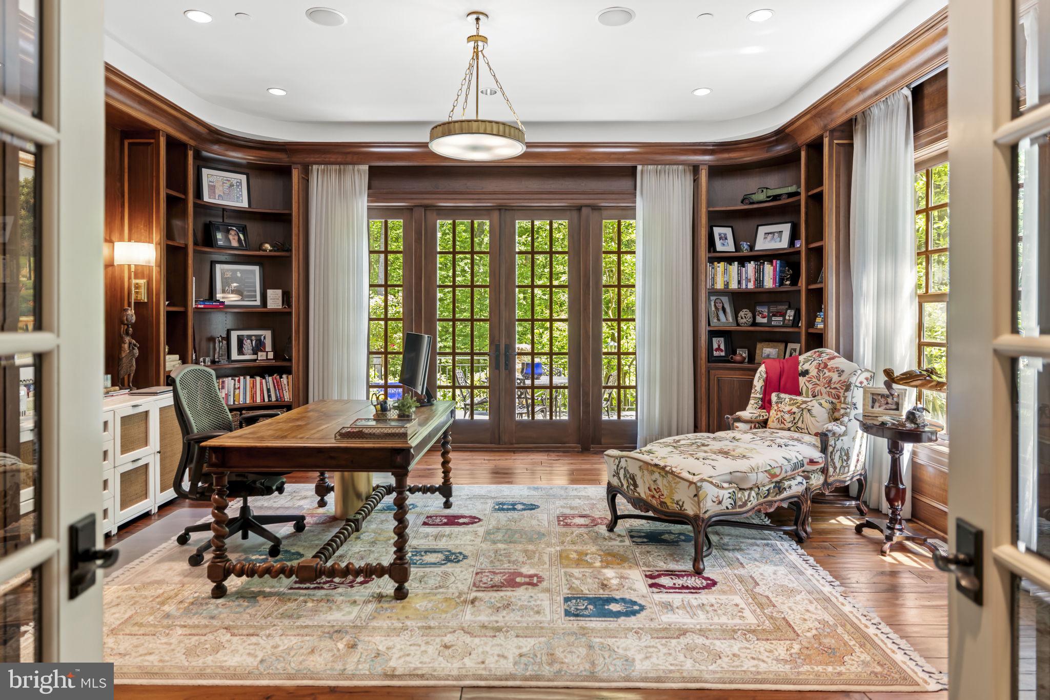 7019 Natelli Woods Ln