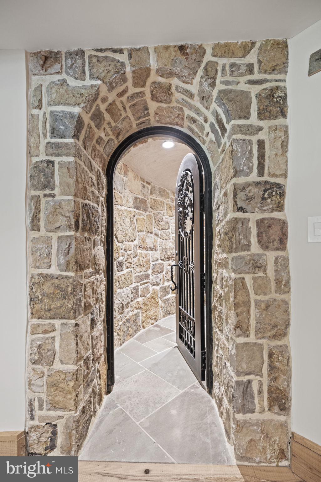 7019 Natelli Woods Ln