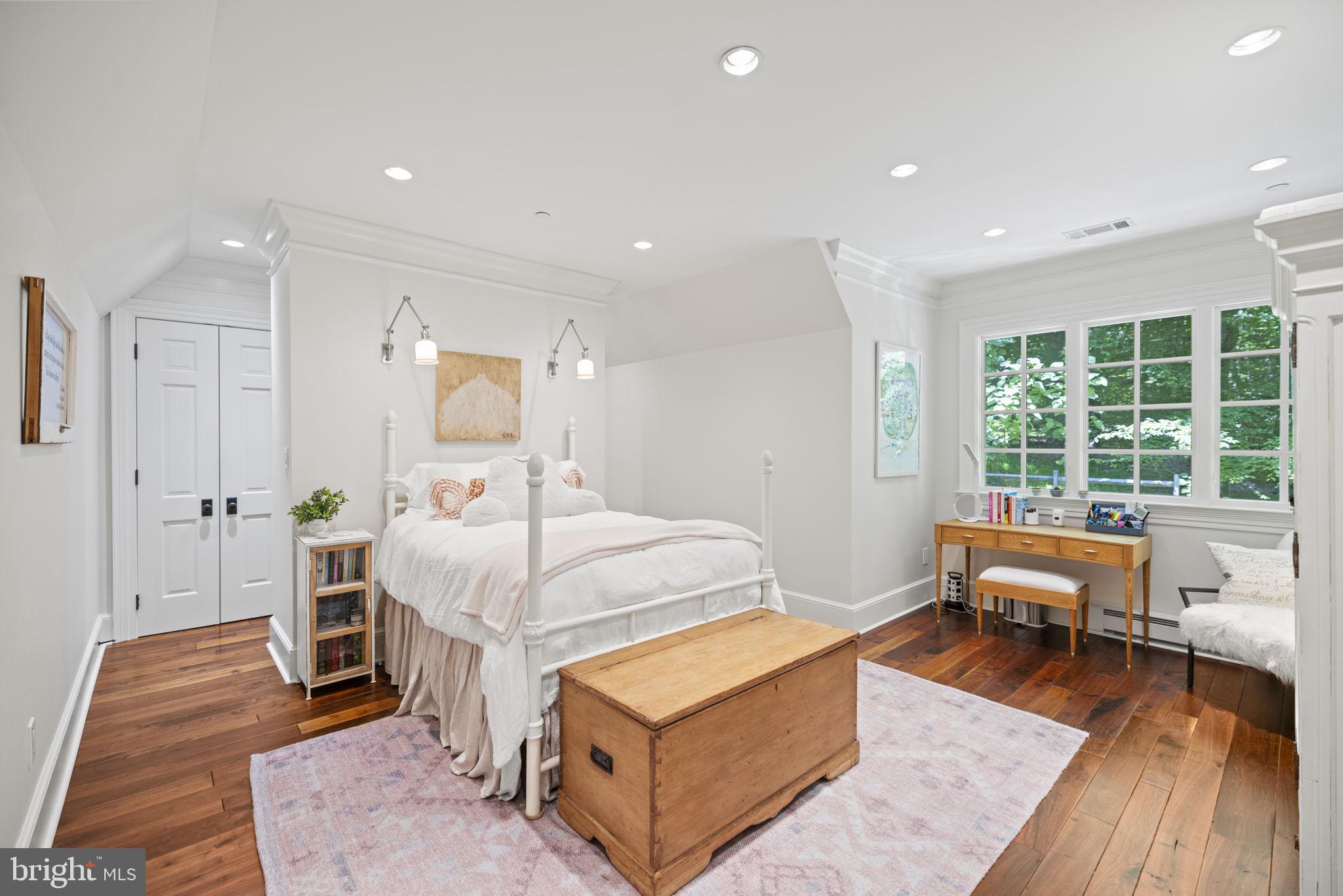 7019 Natelli Woods Ln