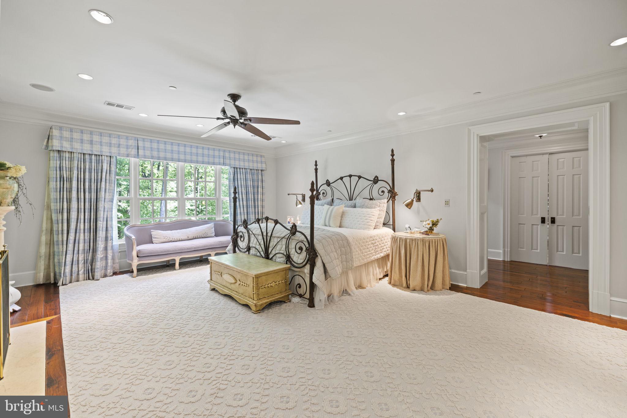 7019 Natelli Woods Ln