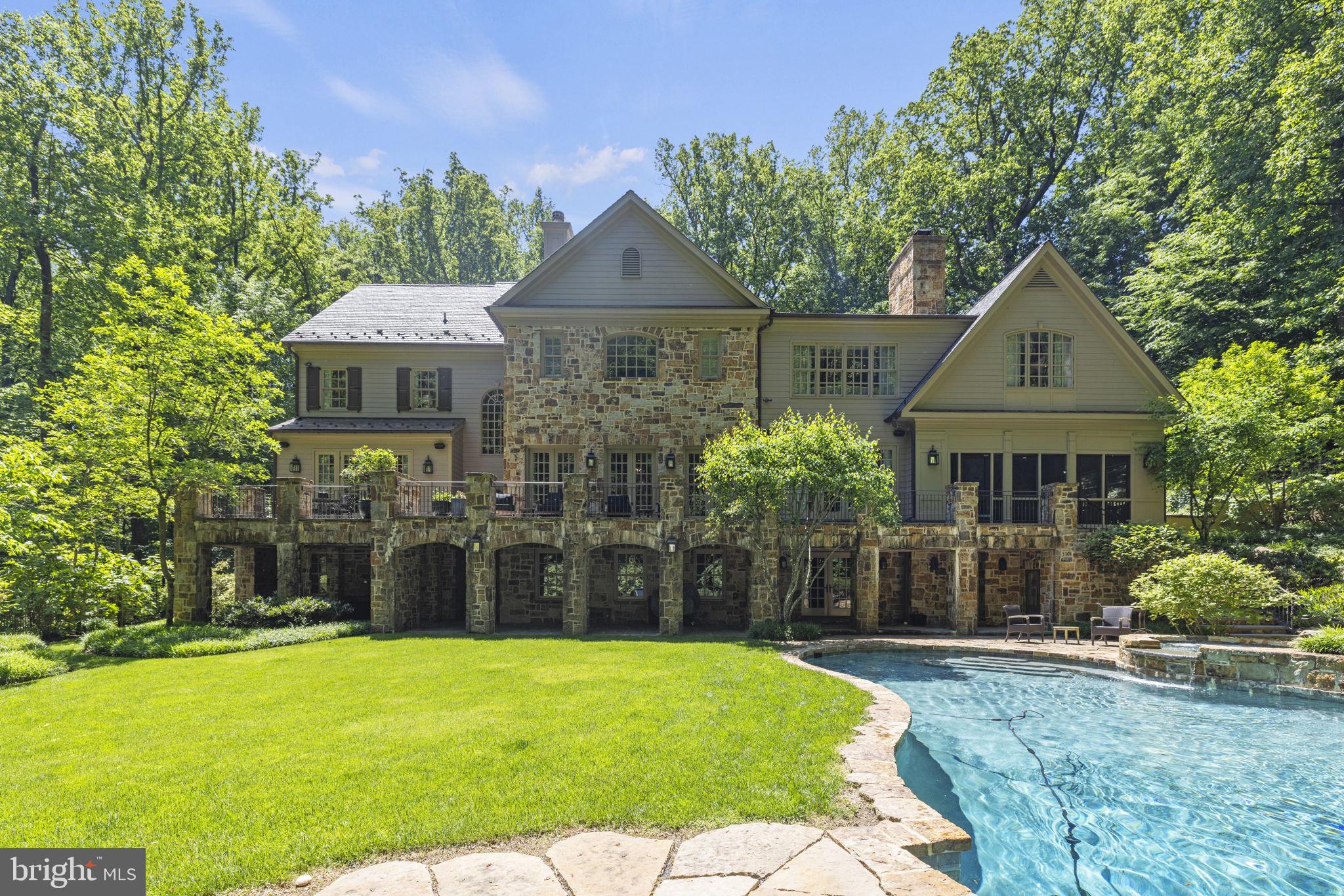 7019 Natelli Woods Ln