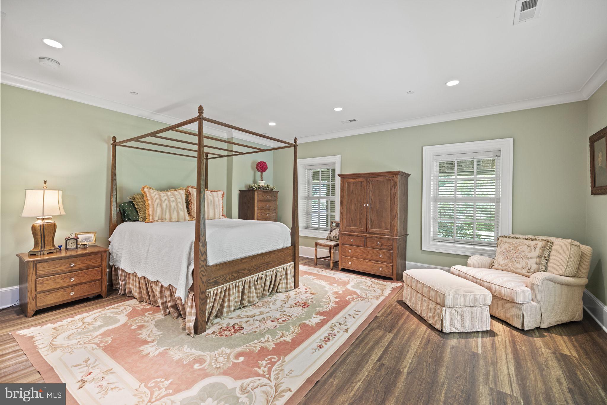 7019 Natelli Woods Ln