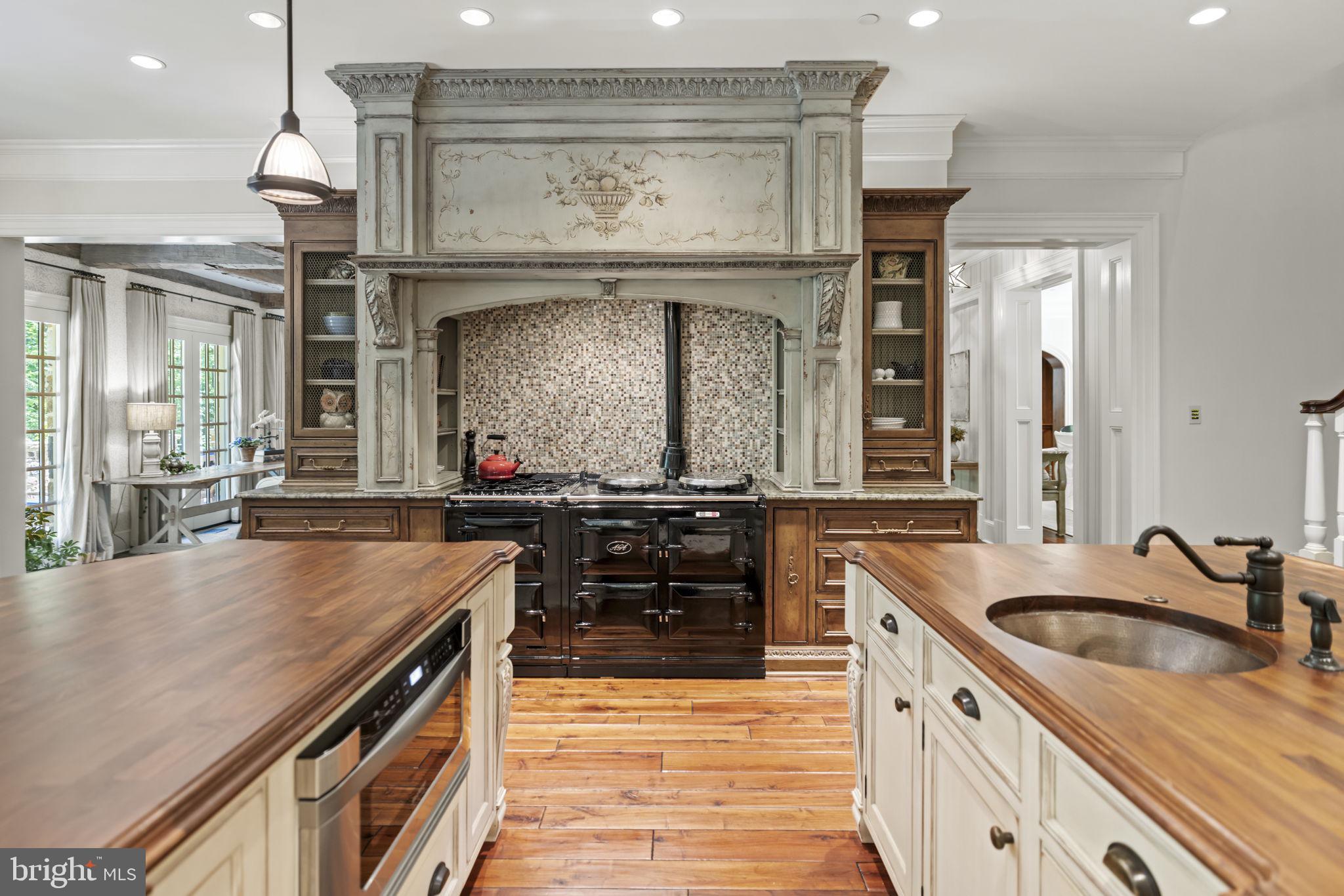 7019 Natelli Woods Ln