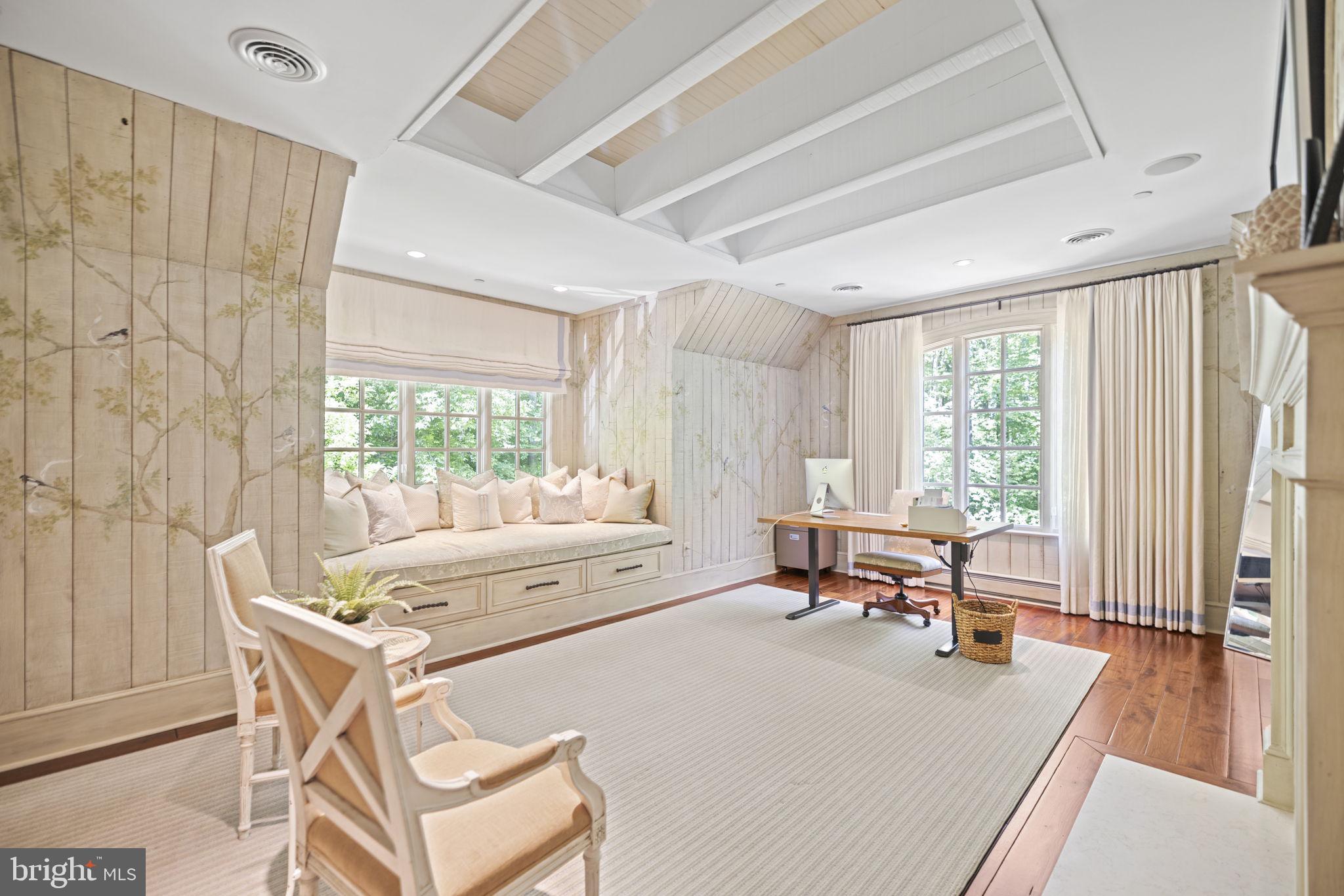 7019 Natelli Woods Ln