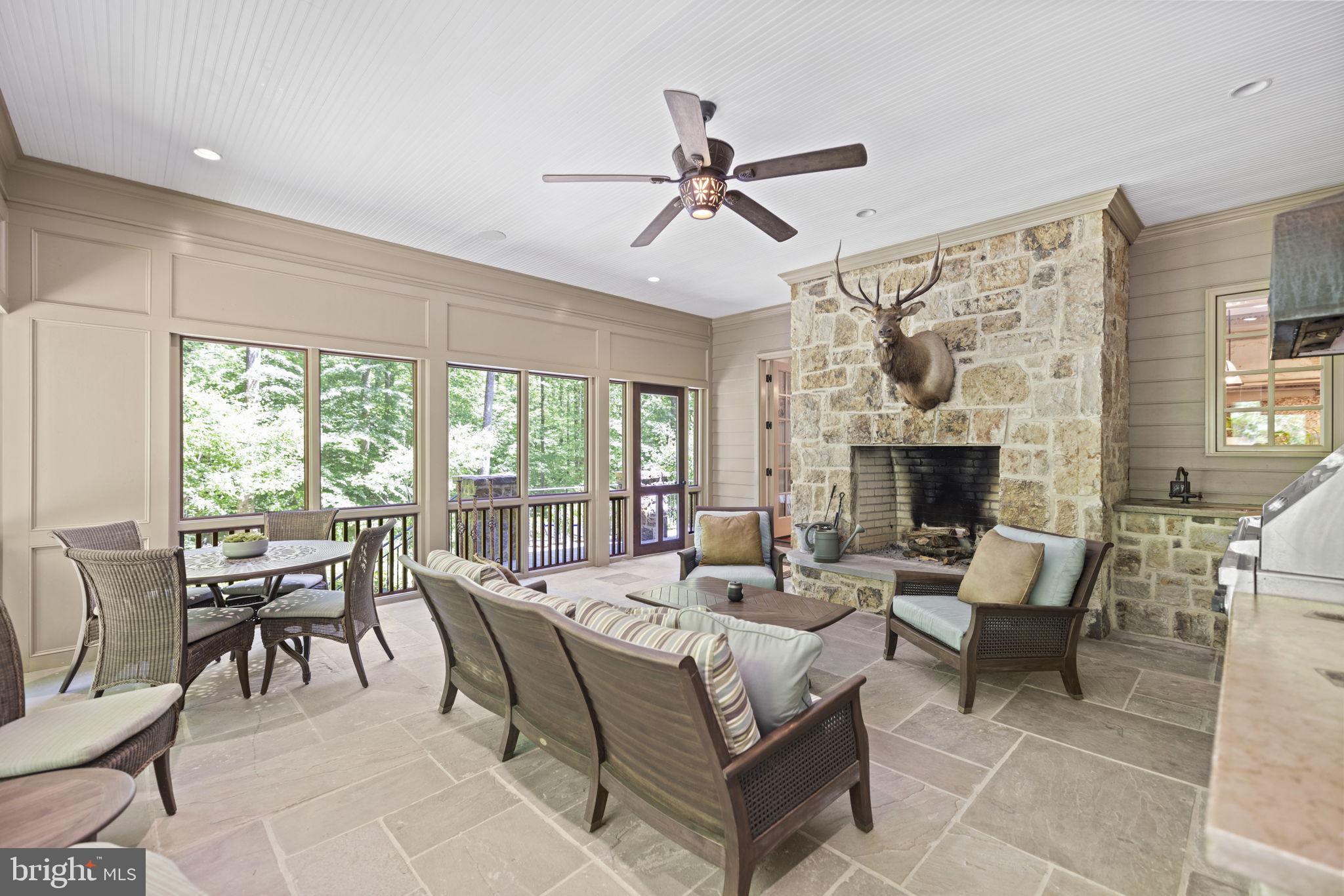 7019 Natelli Woods Ln