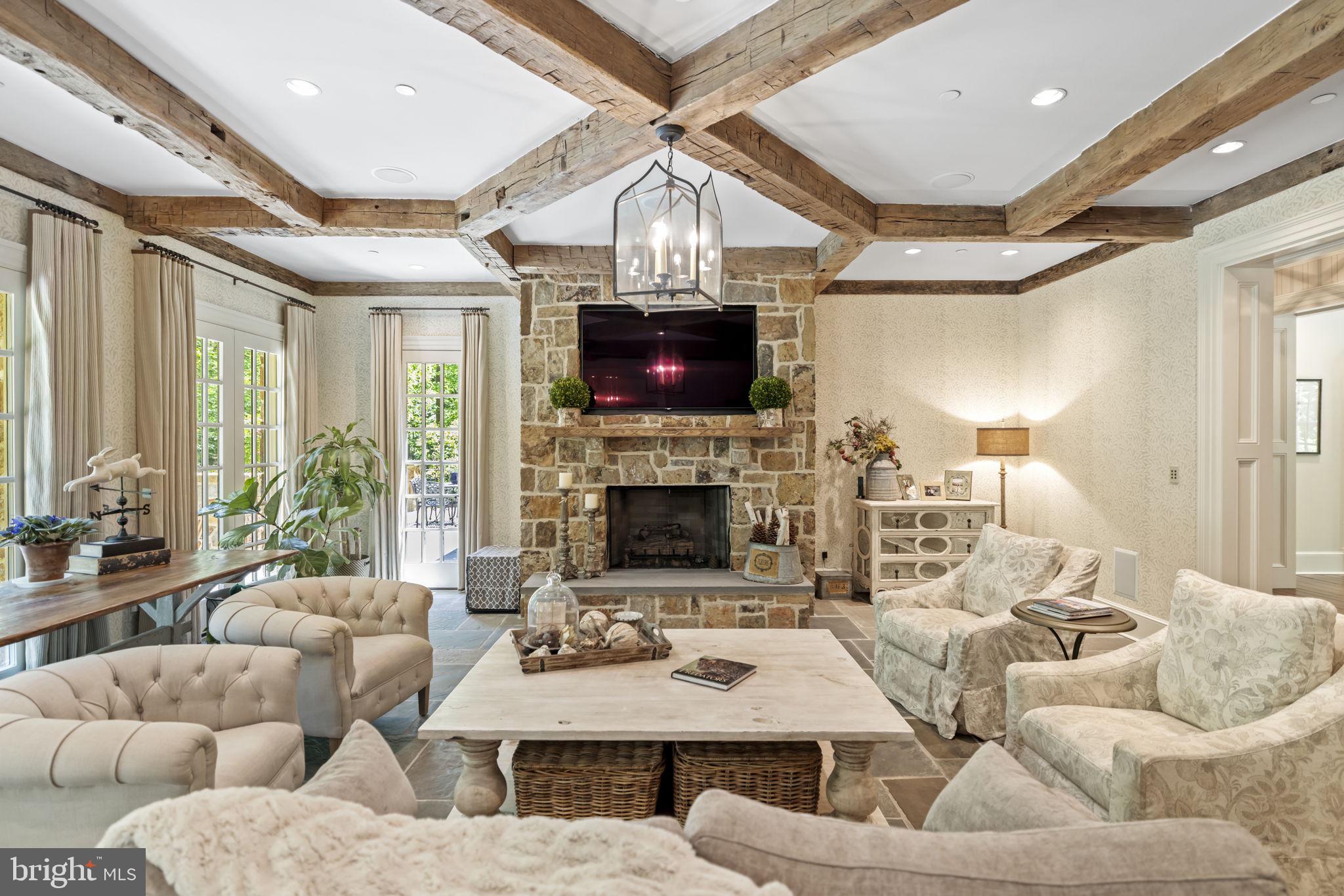 7019 Natelli Woods Ln