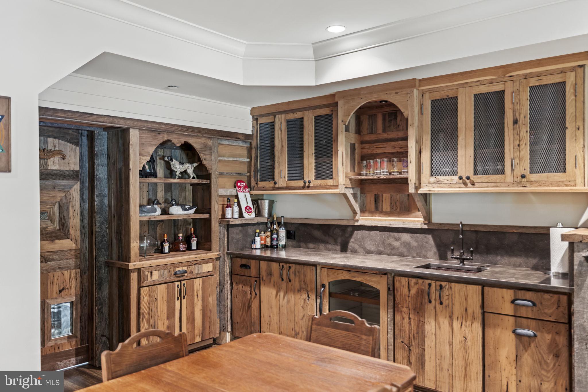 7019 Natelli Woods Ln