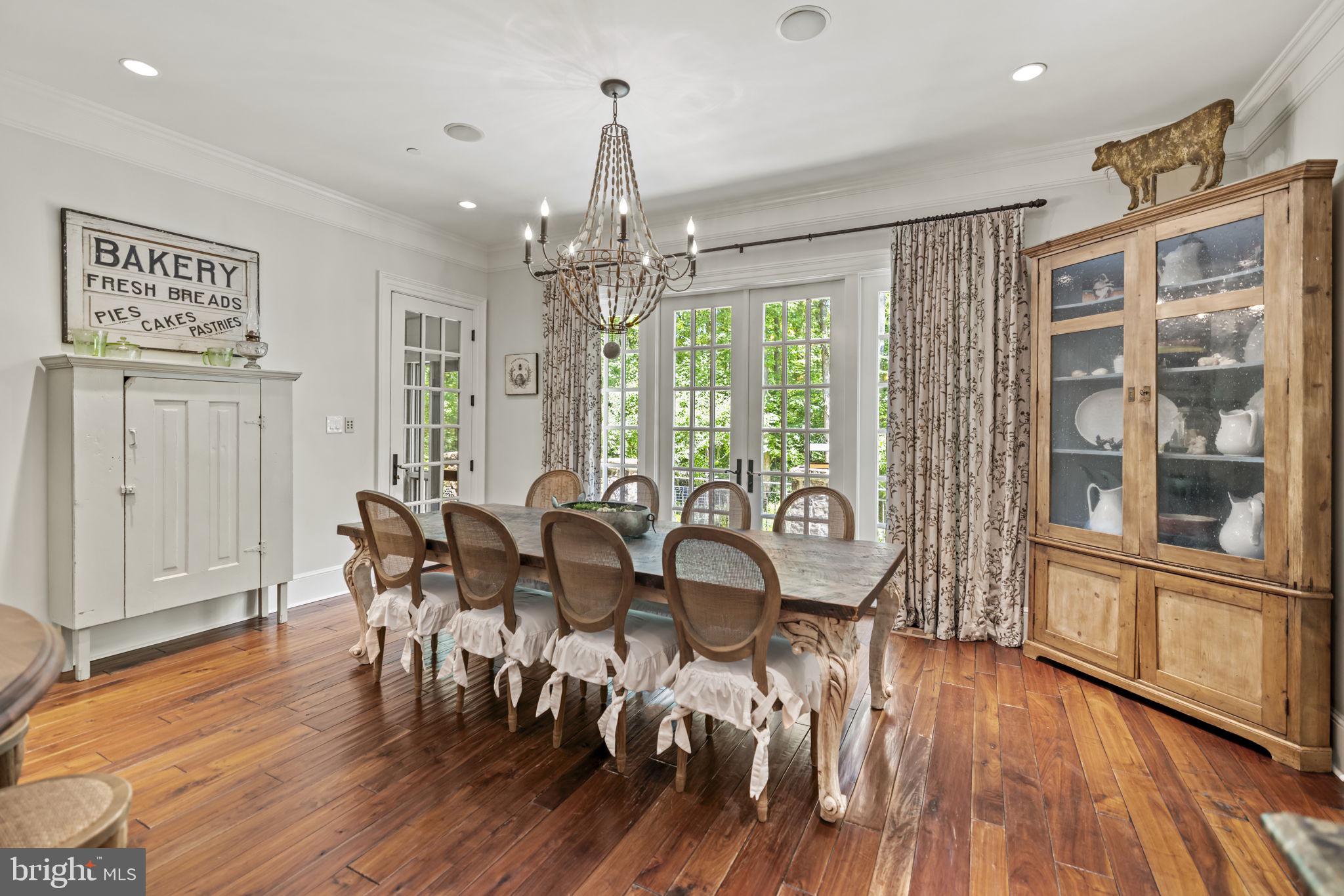 7019 Natelli Woods Ln