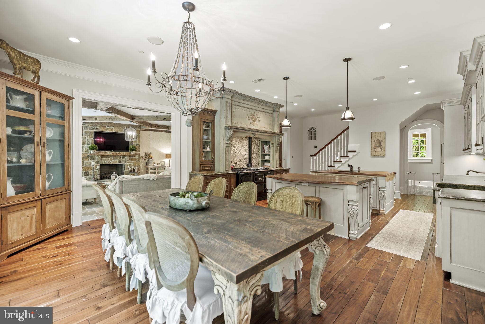 7019 Natelli Woods Ln