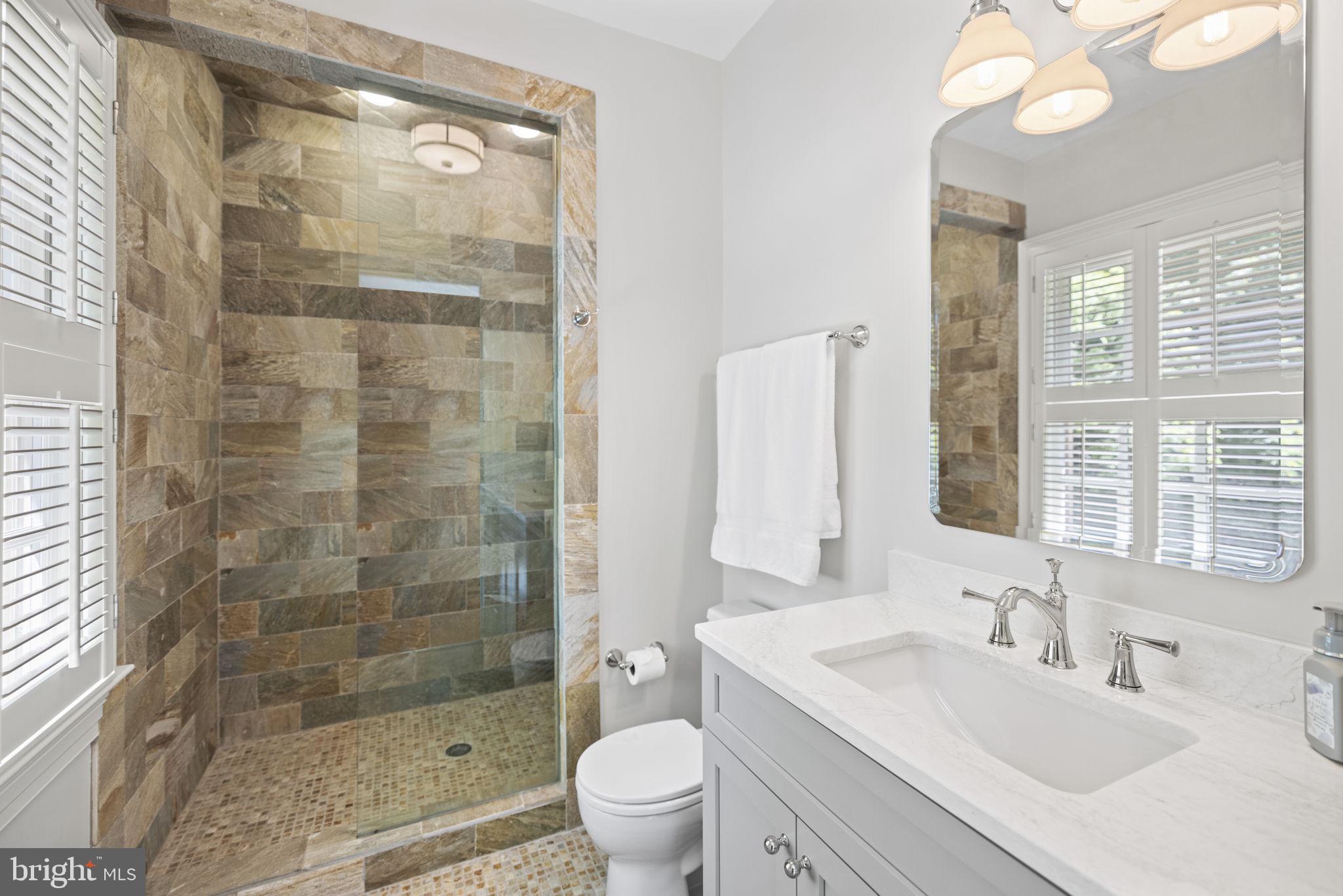 7019 Natelli Woods Ln