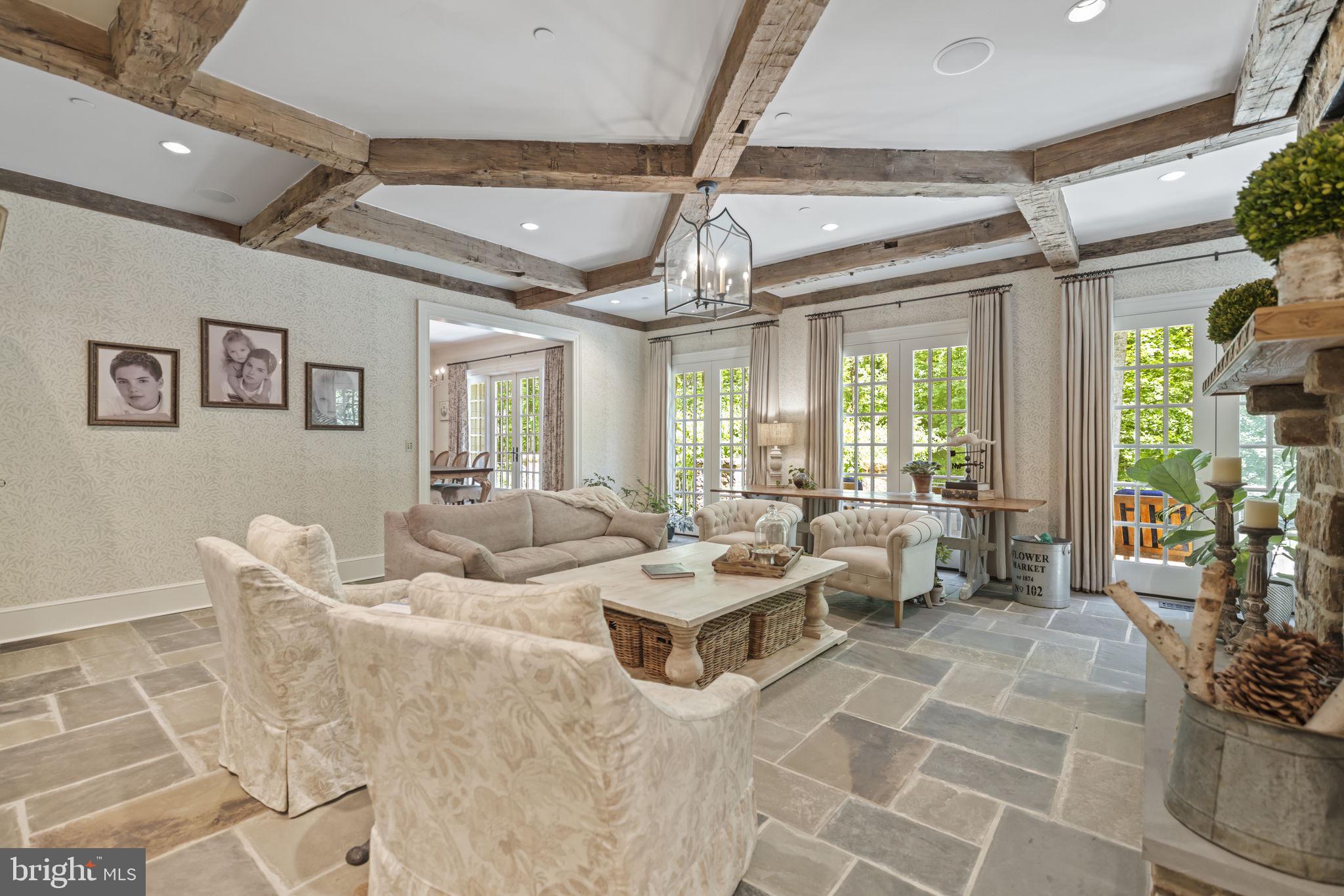 7019 Natelli Woods Ln