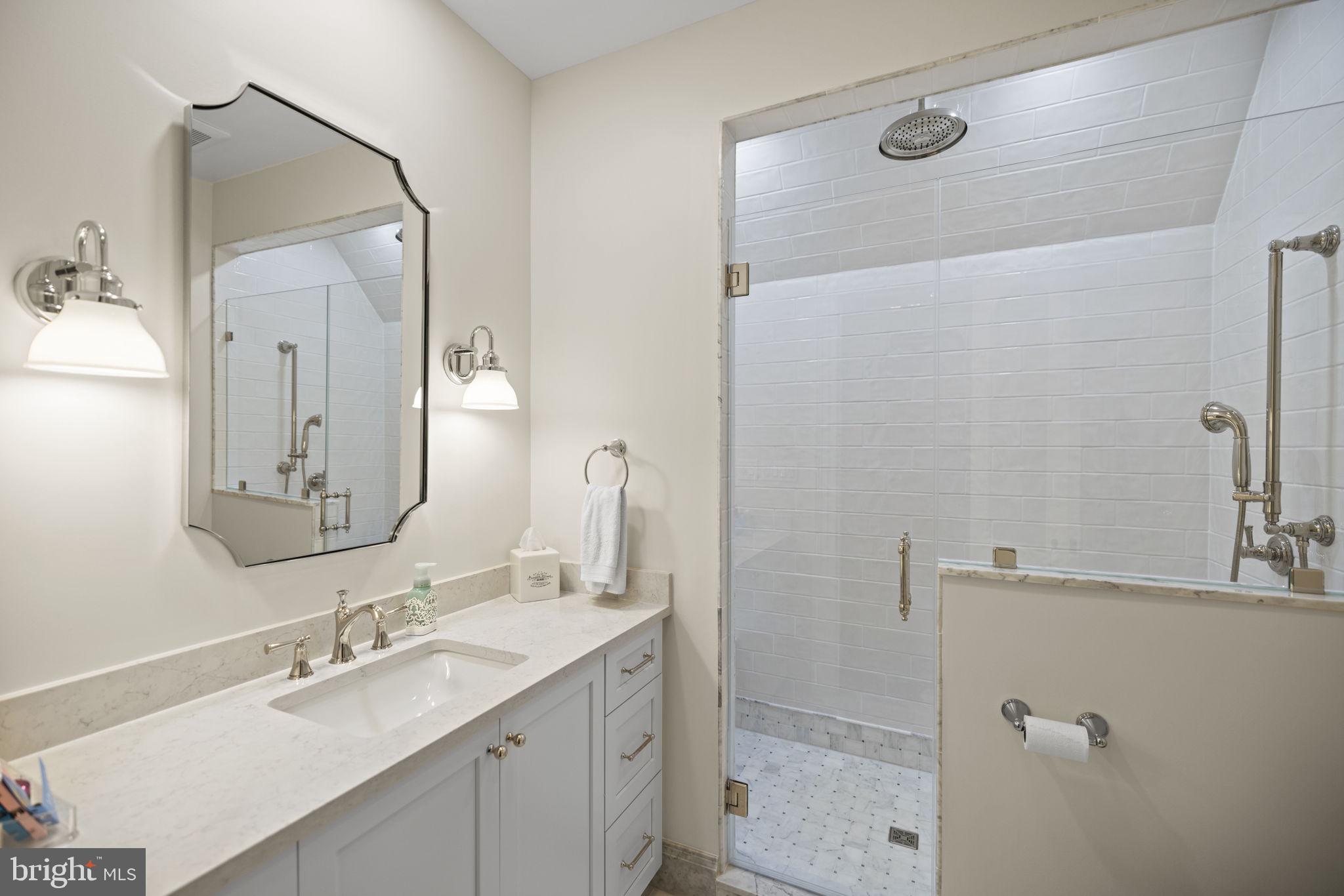 7019 Natelli Woods Ln