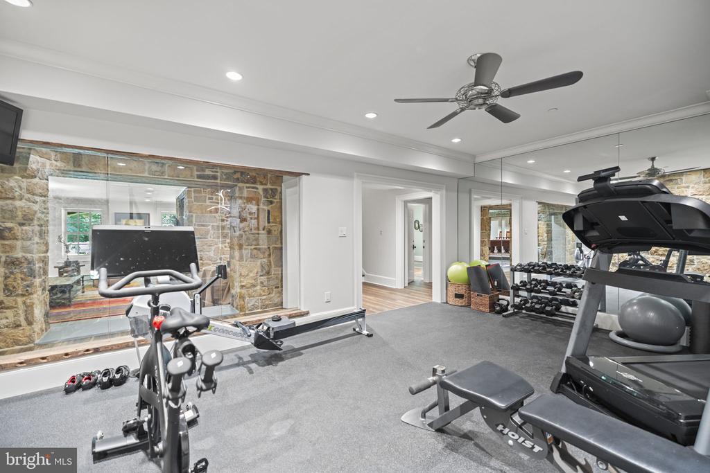 7019 Natelli Woods Ln