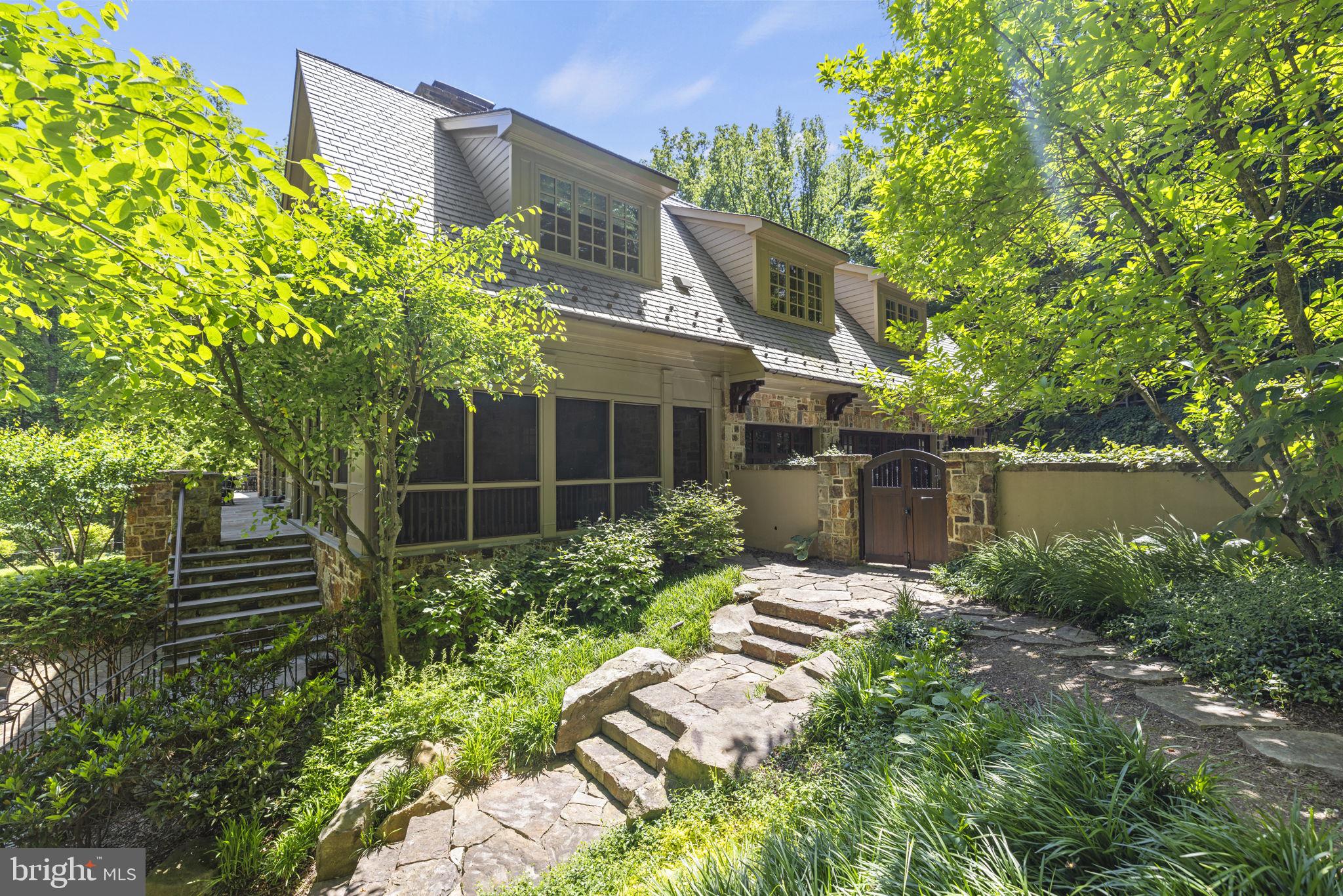 7019 Natelli Woods Ln