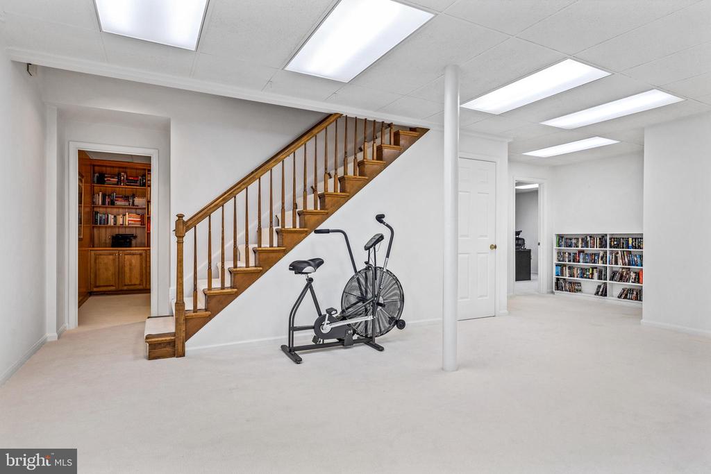 4425 Chalfont Pl