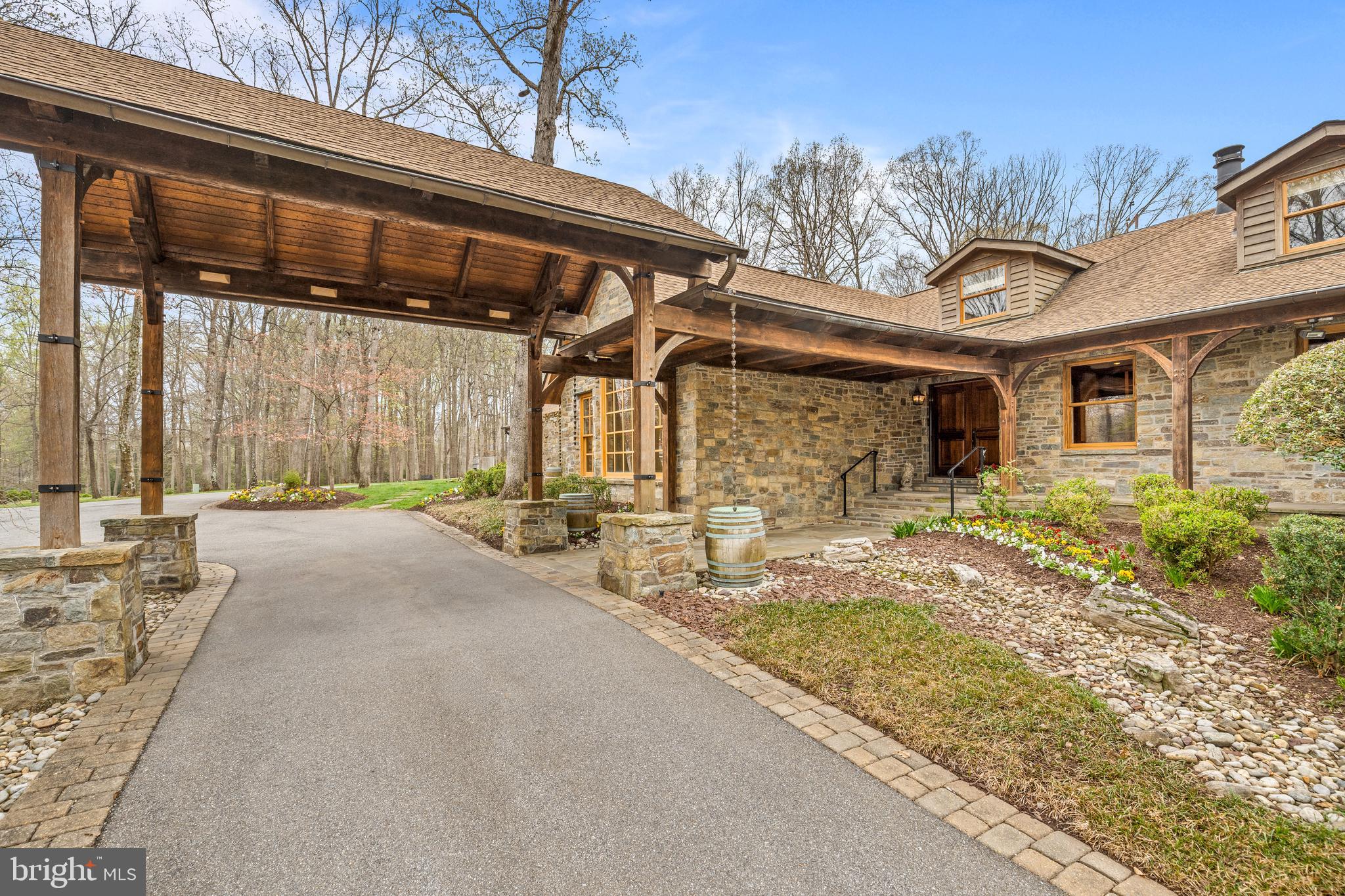 10204 BENTCROSS DRIVE