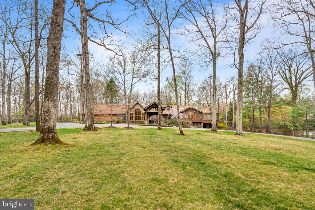 10204 BENTCROSS DRIVE