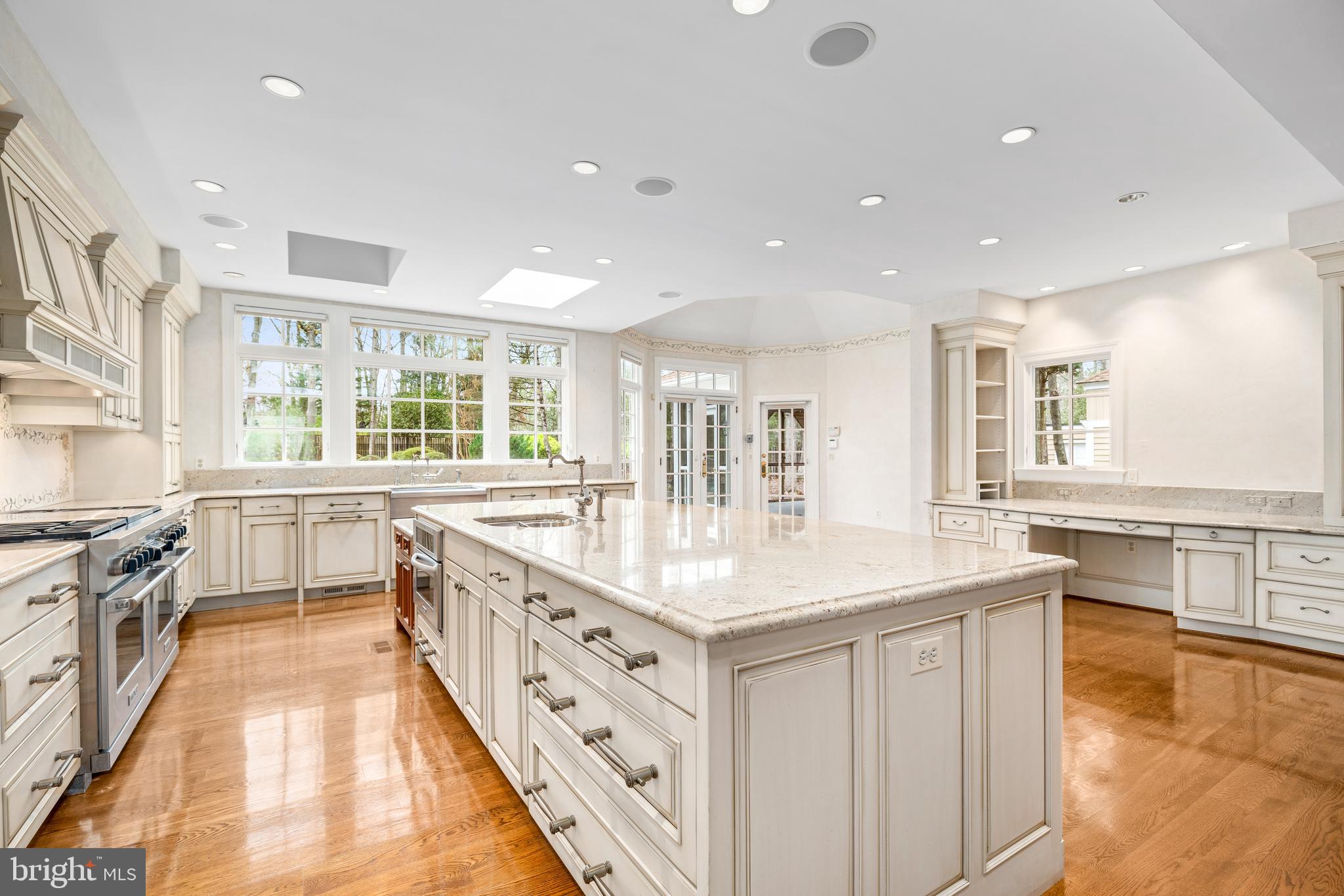 10204 BENTCROSS DRIVE