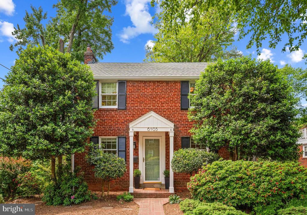6105 Brook Dr