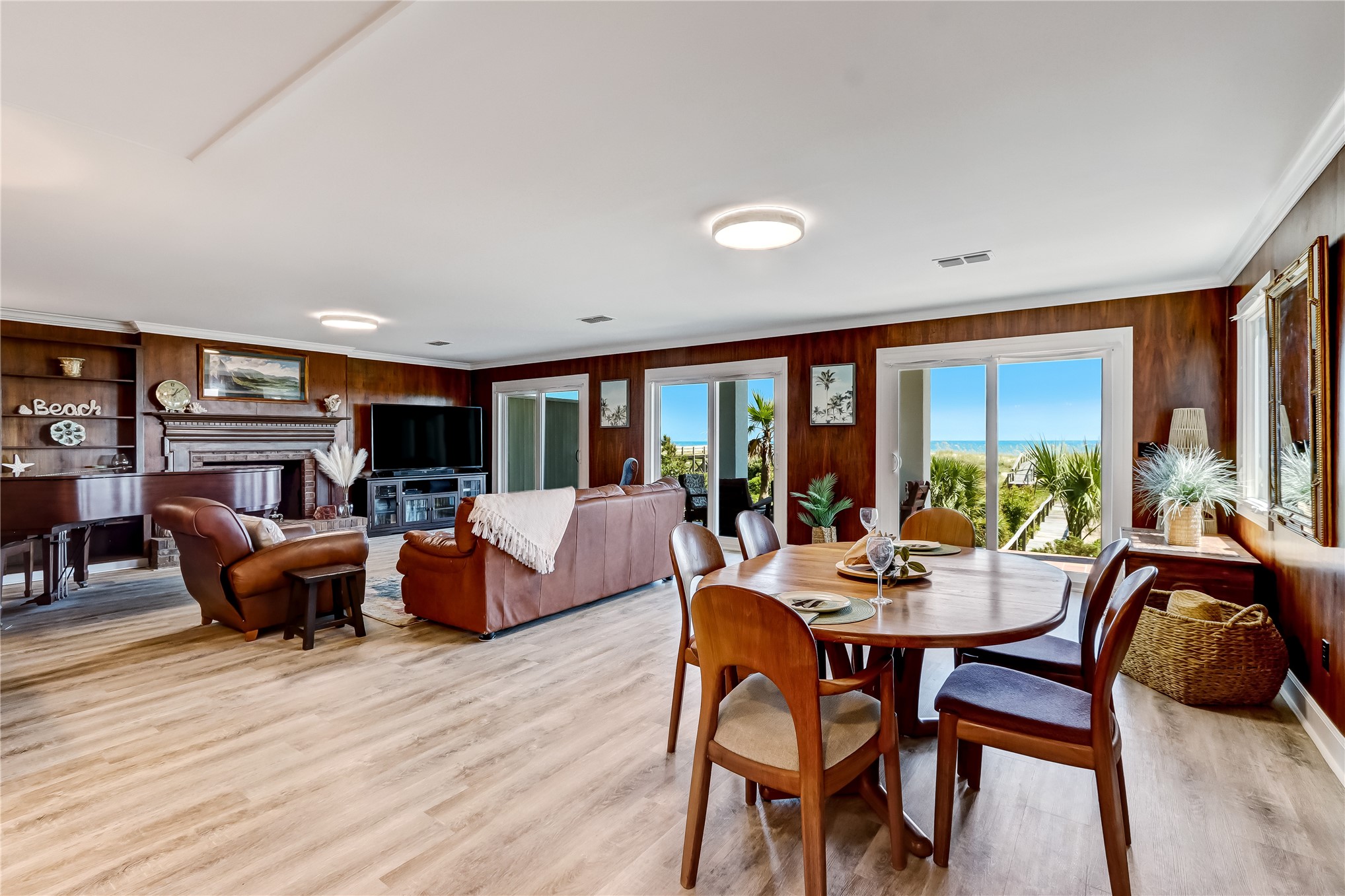 2478 S FLETCHER AVENUE