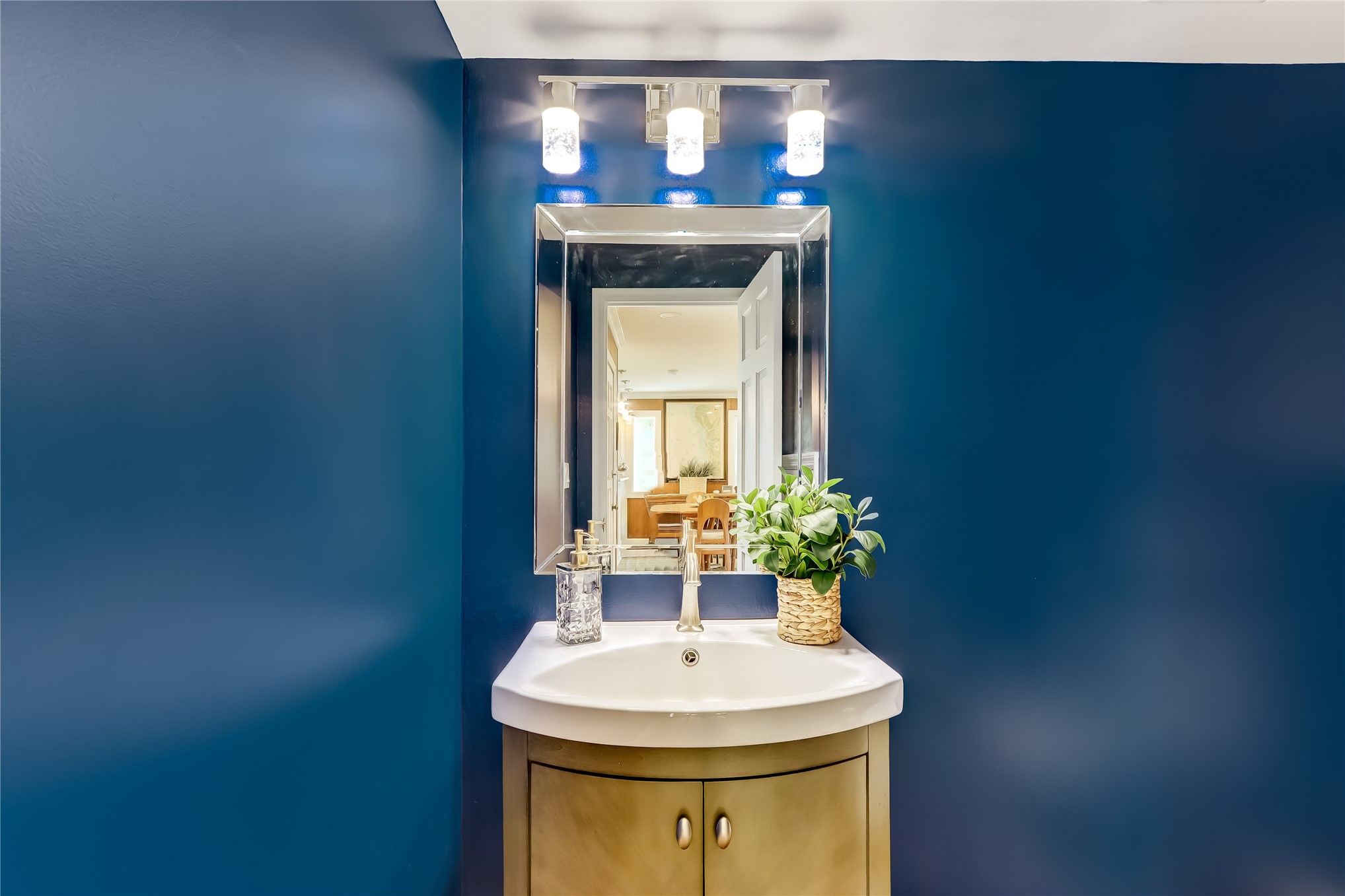 2478 S FLETCHER AVENUE