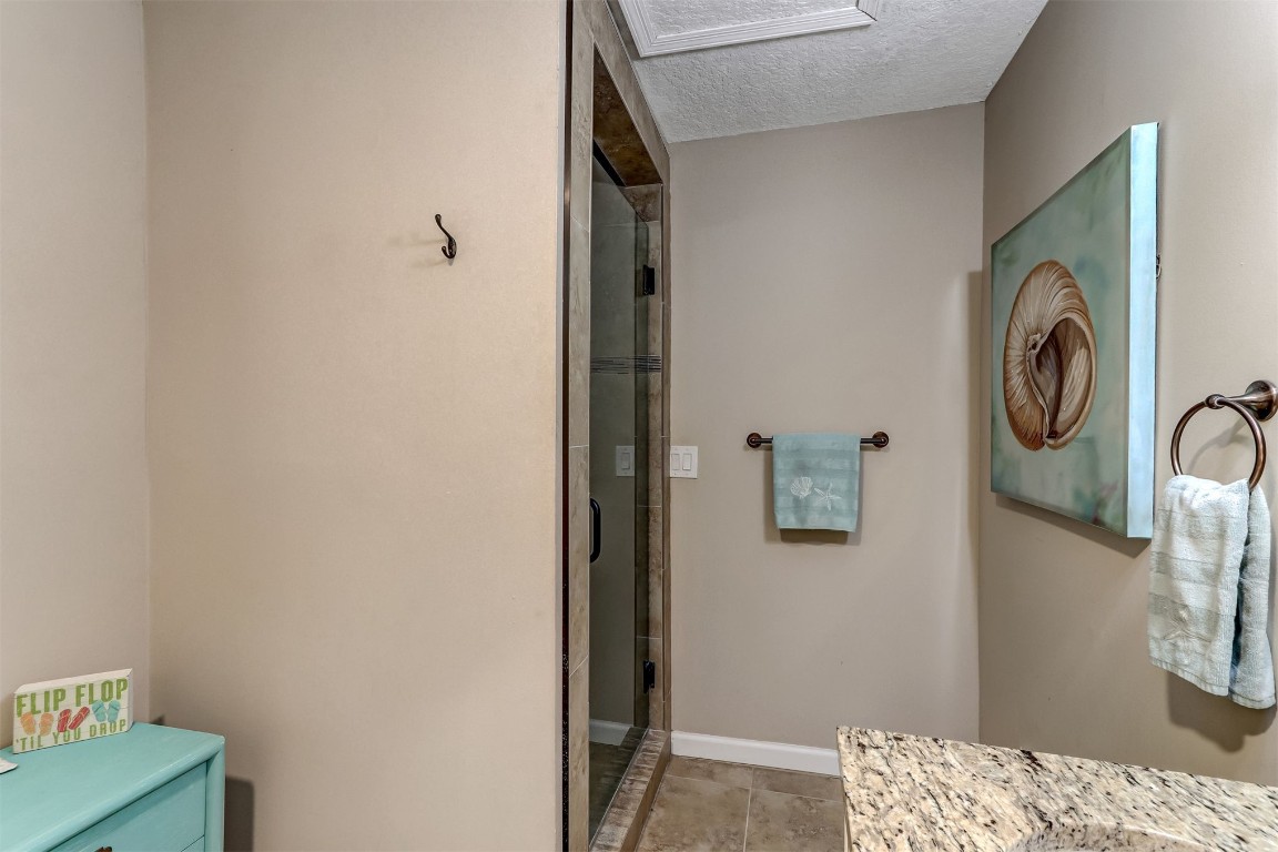 2404 LOS ROBLES DRIVE