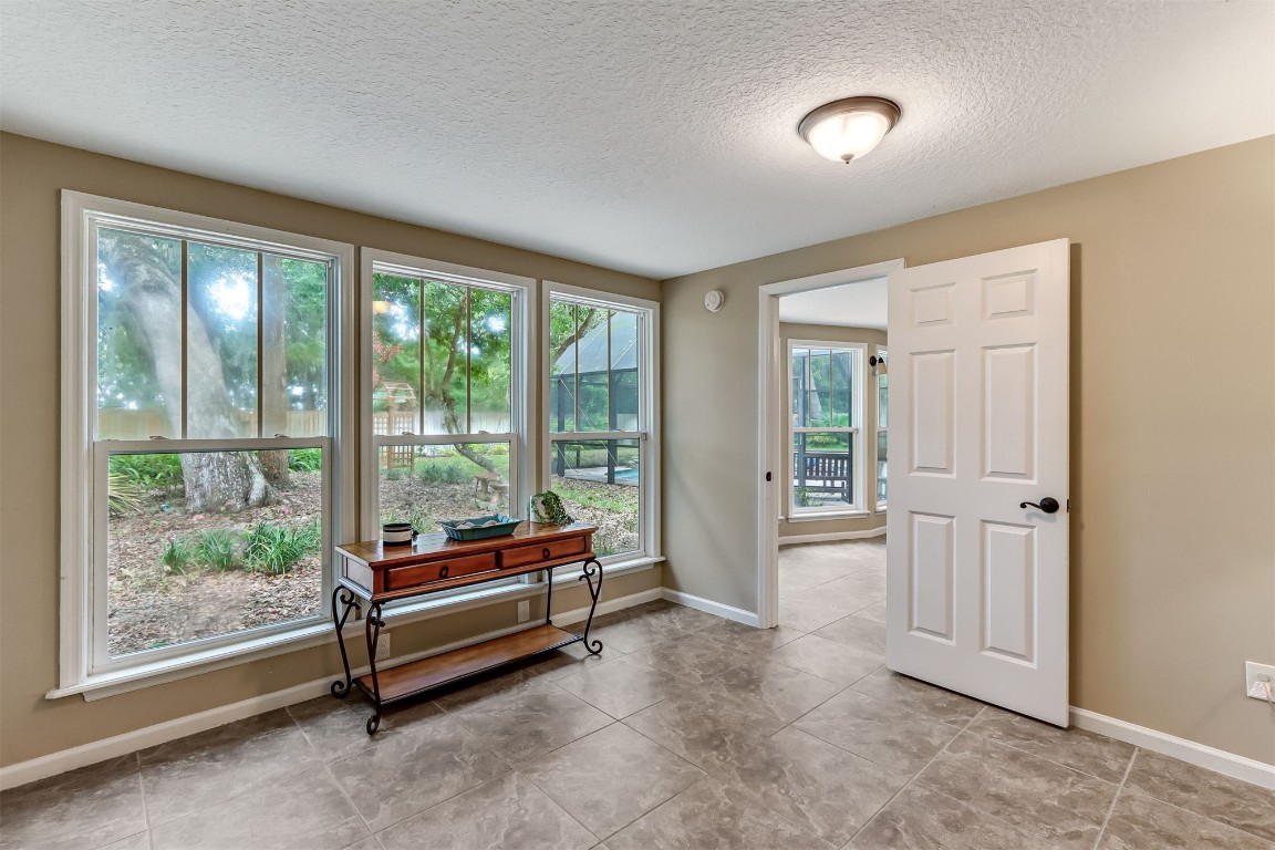 2404 LOS ROBLES DRIVE