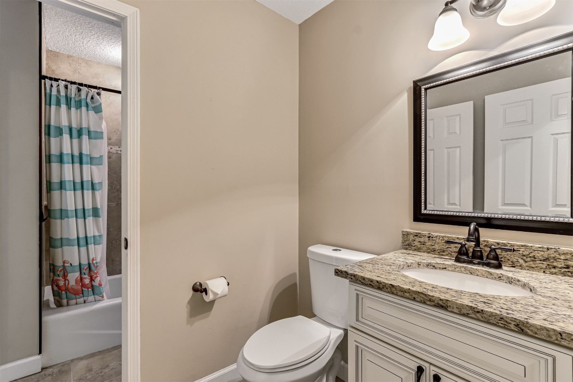 2404 LOS ROBLES DRIVE