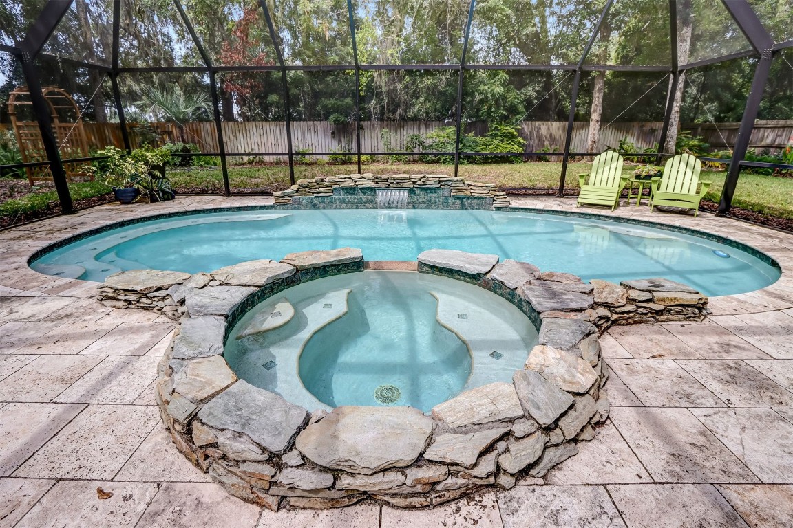 2404 LOS ROBLES DRIVE