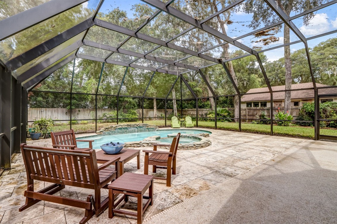 2404 LOS ROBLES DRIVE