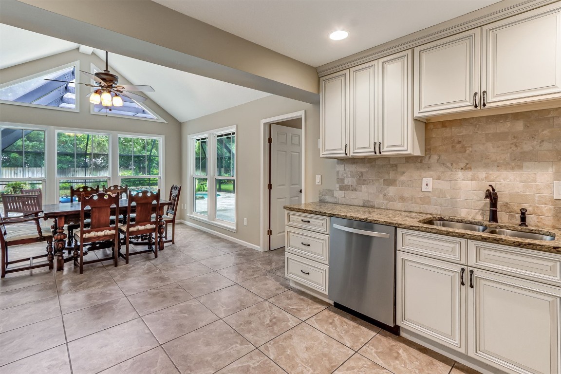 2404 LOS ROBLES DRIVE