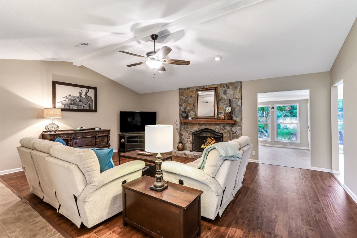 2404 LOS ROBLES DRIVE