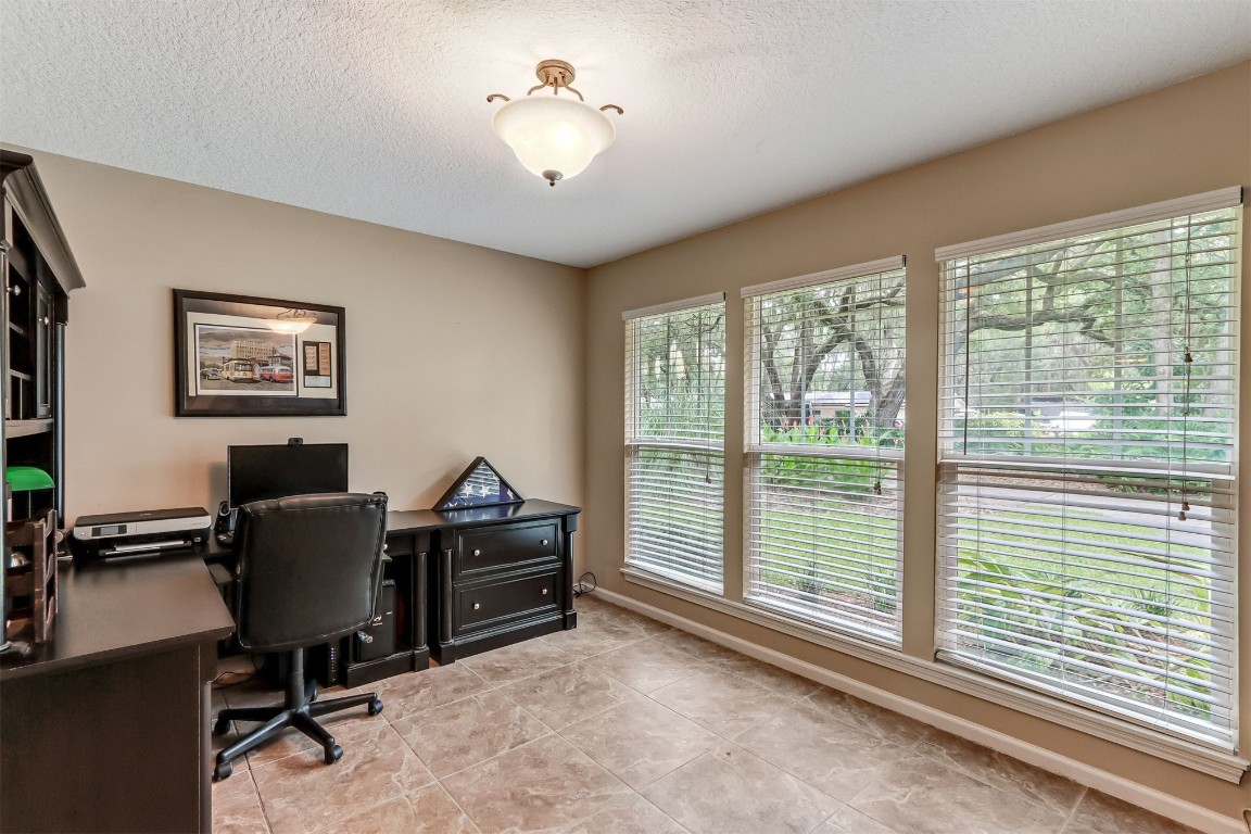 2404 LOS ROBLES DRIVE