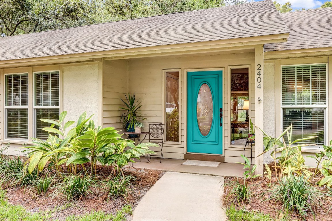 2404 LOS ROBLES DRIVE