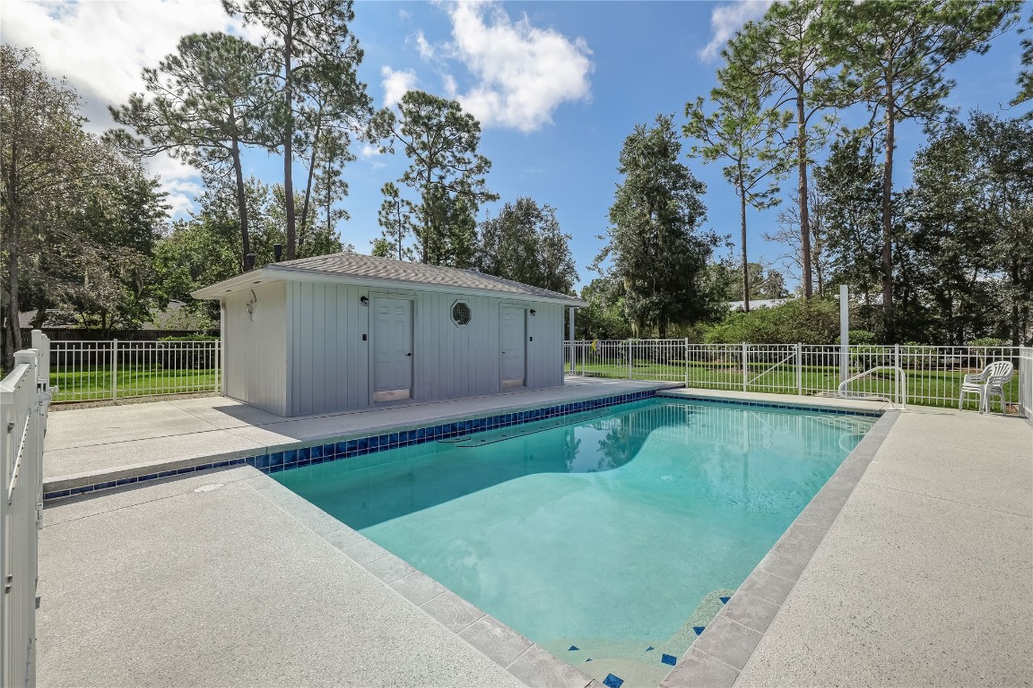 2002 RIVER OAKS DRIVE