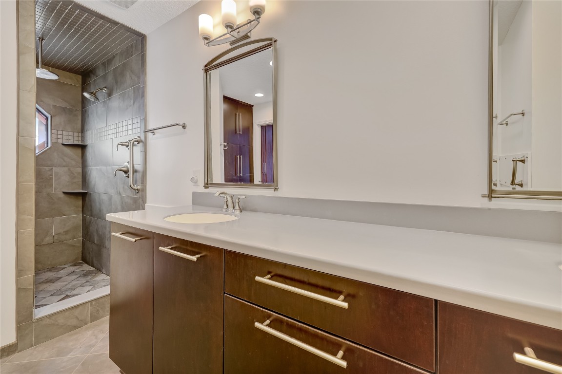 2002 RIVER OAKS DRIVE